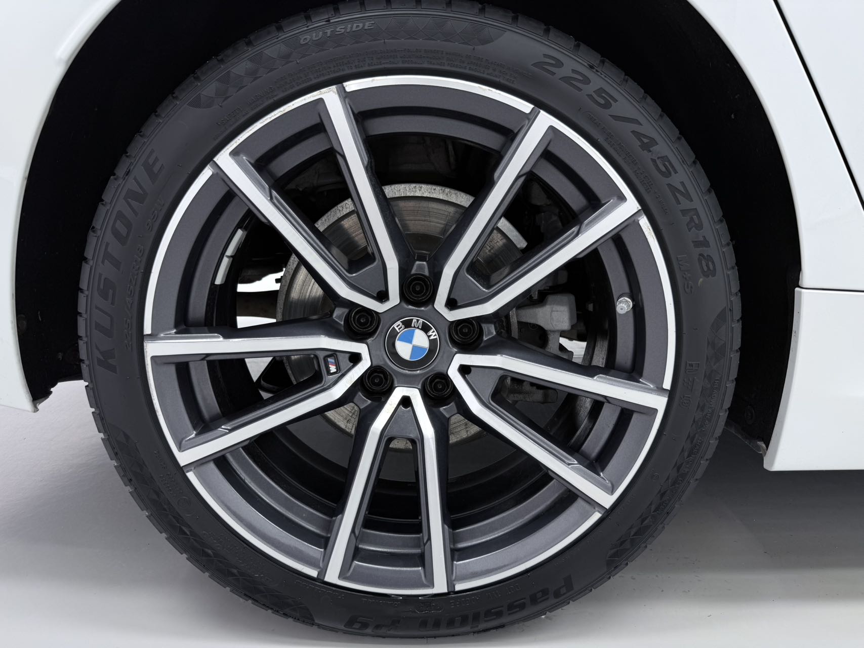 BMW 320LI view 21