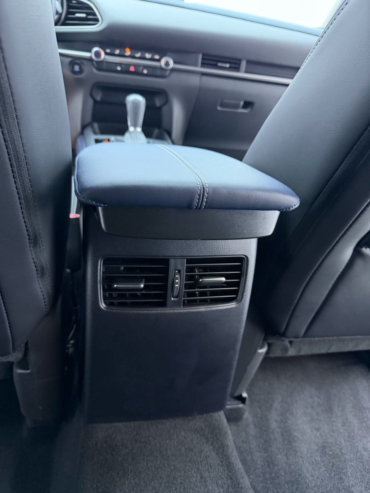 Mazda CX-30 view 4