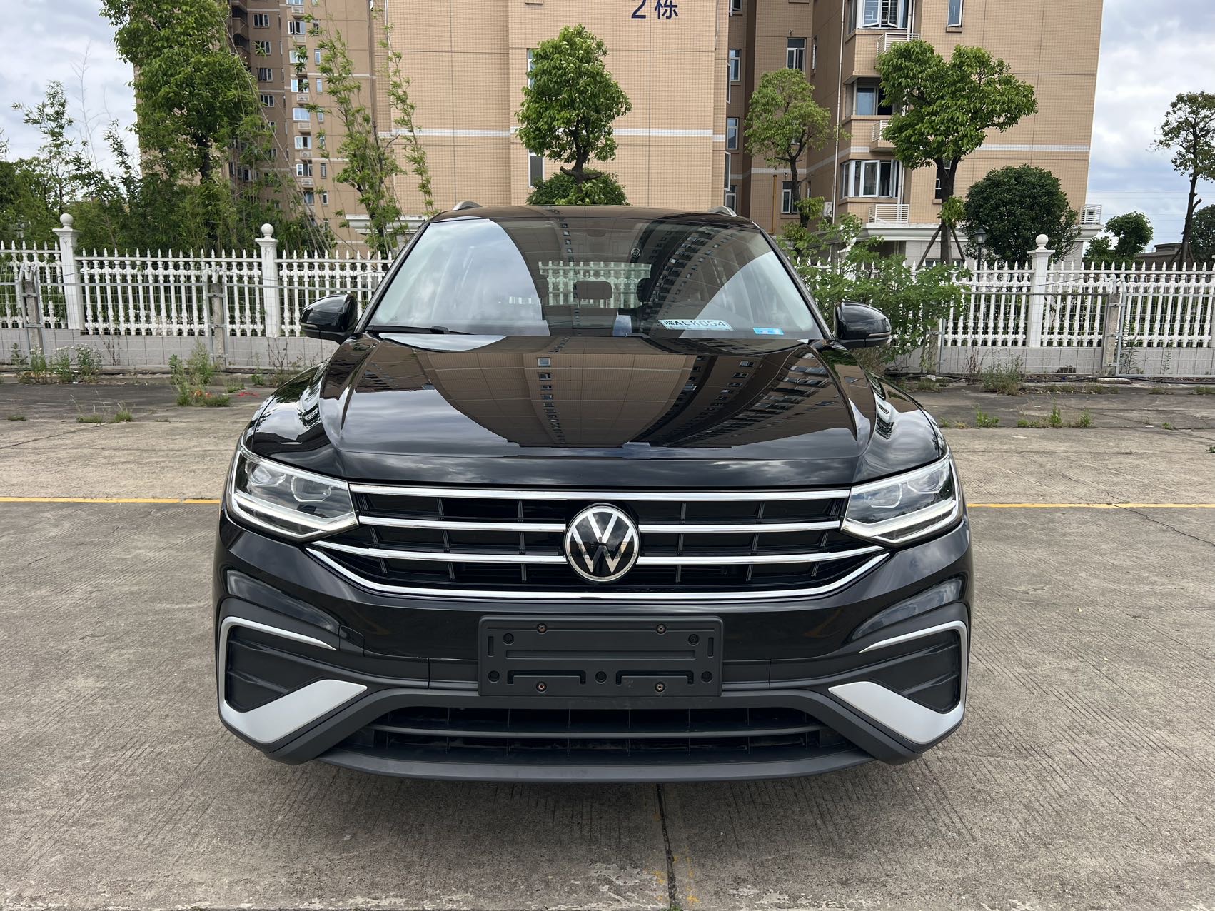 Volkswagen Tiguan L280 view 14