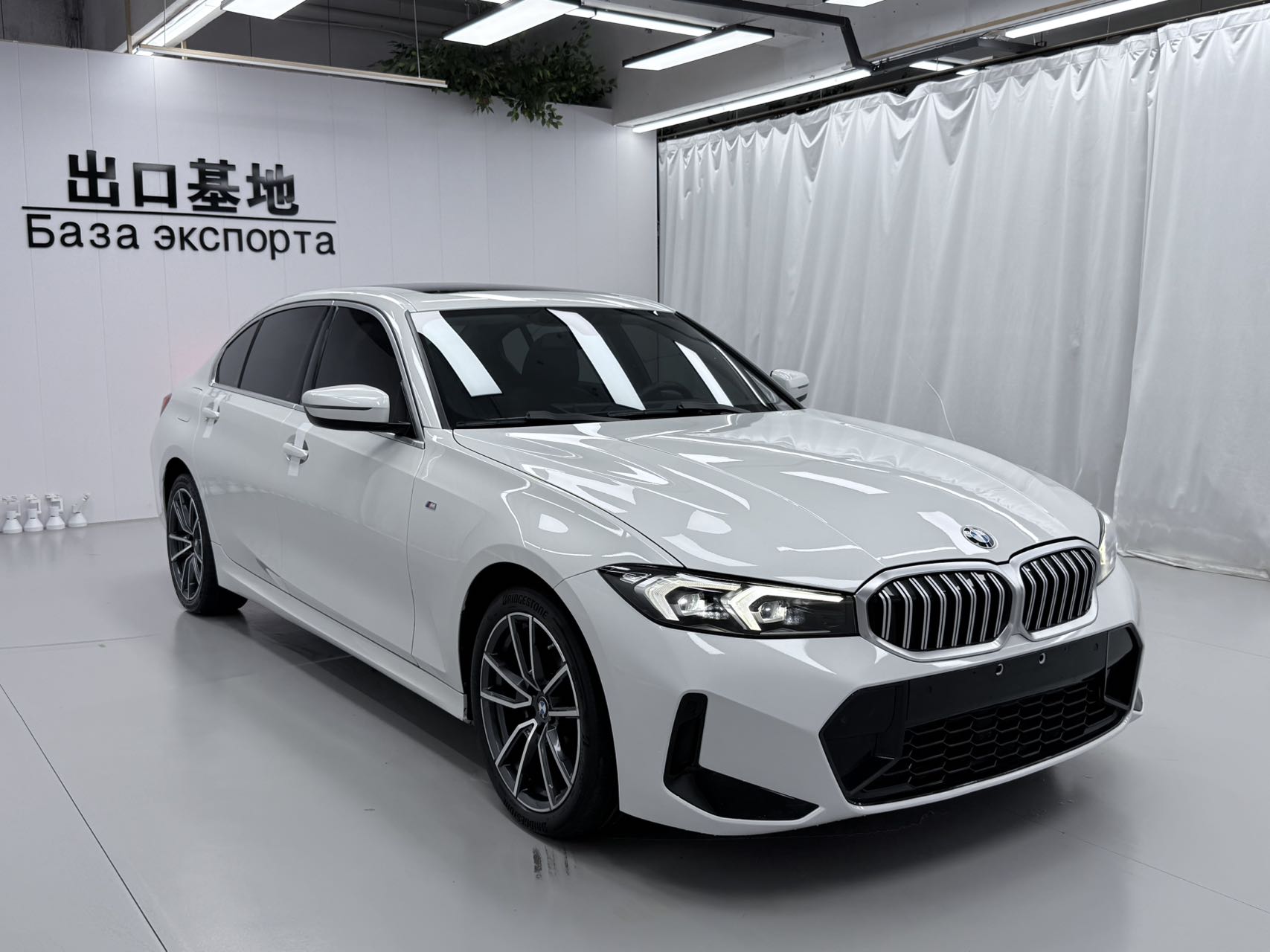 BMW 320LI view 3