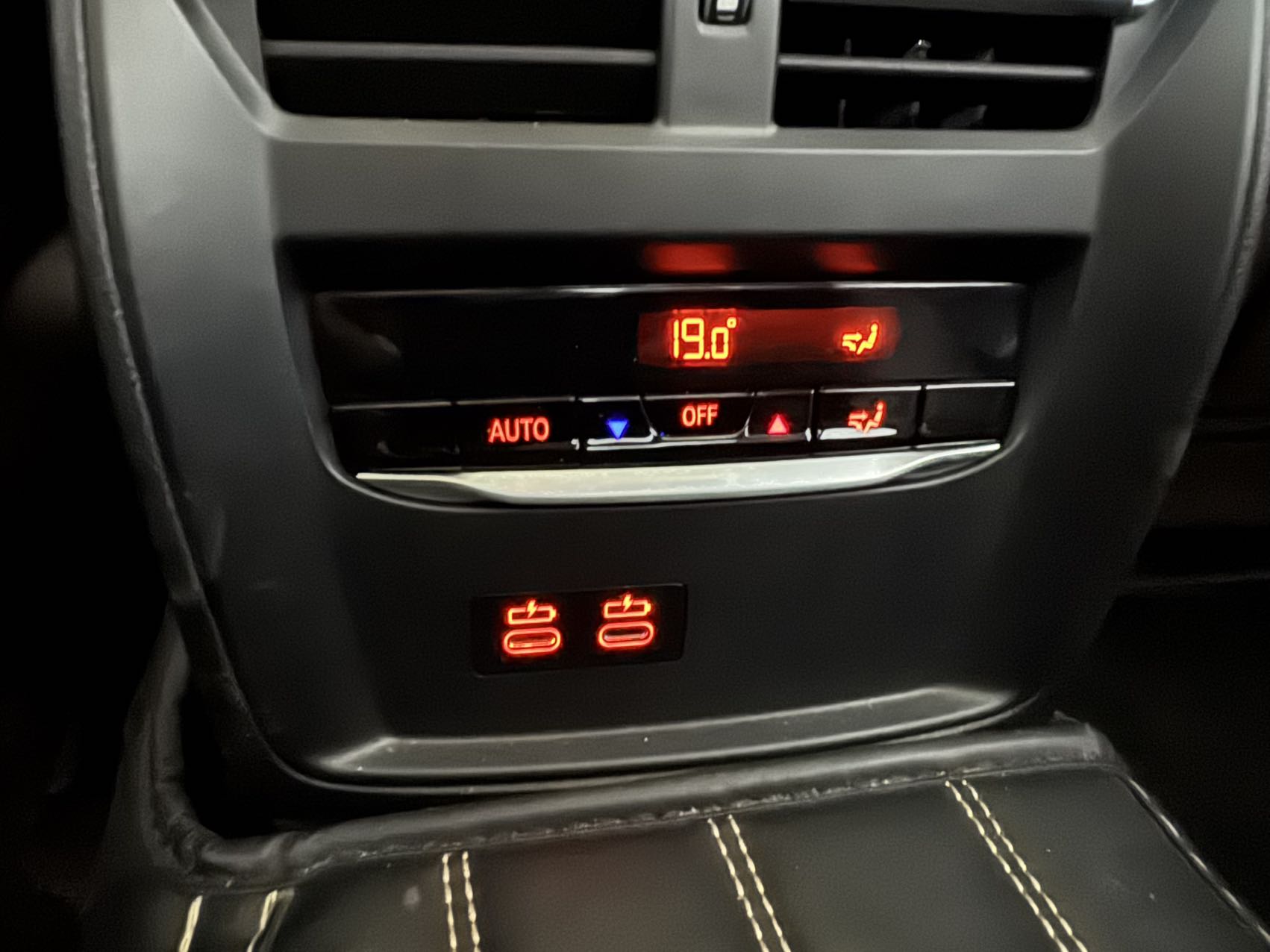 BMW 320Li view 13
