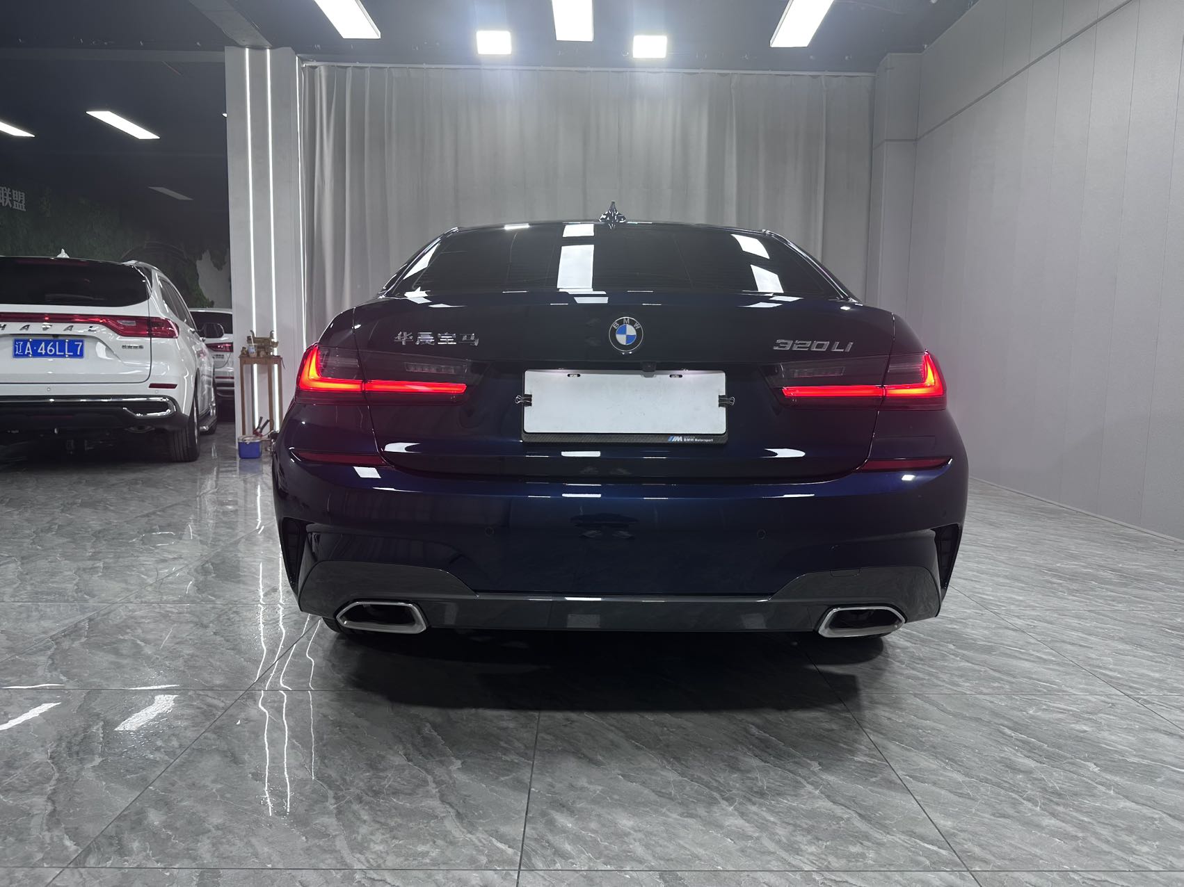 BMW 320Li view 5