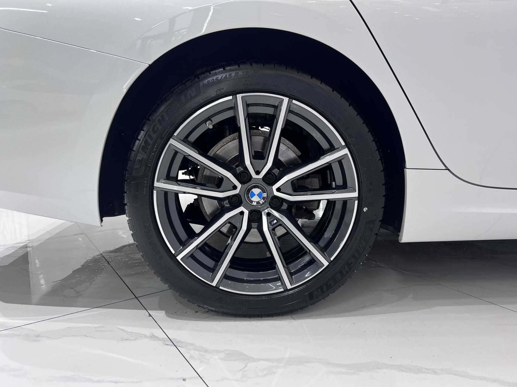 BMW 320Li view 19