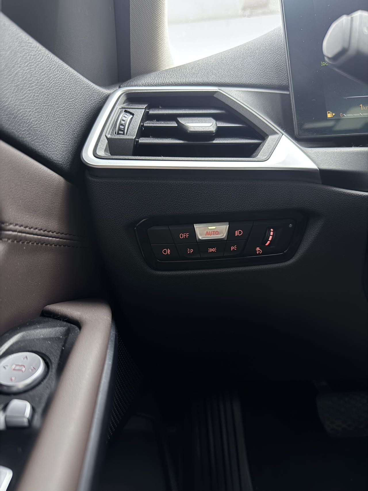BMW 320LI view 14