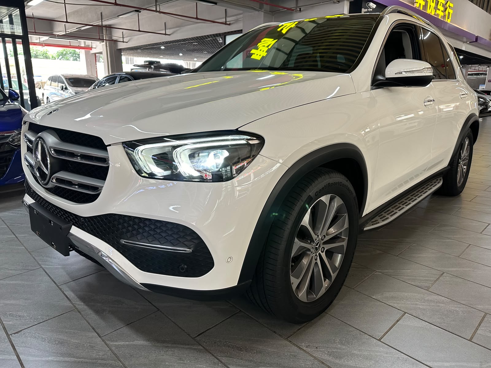 Mercedes-Benz GLE 350 view 3