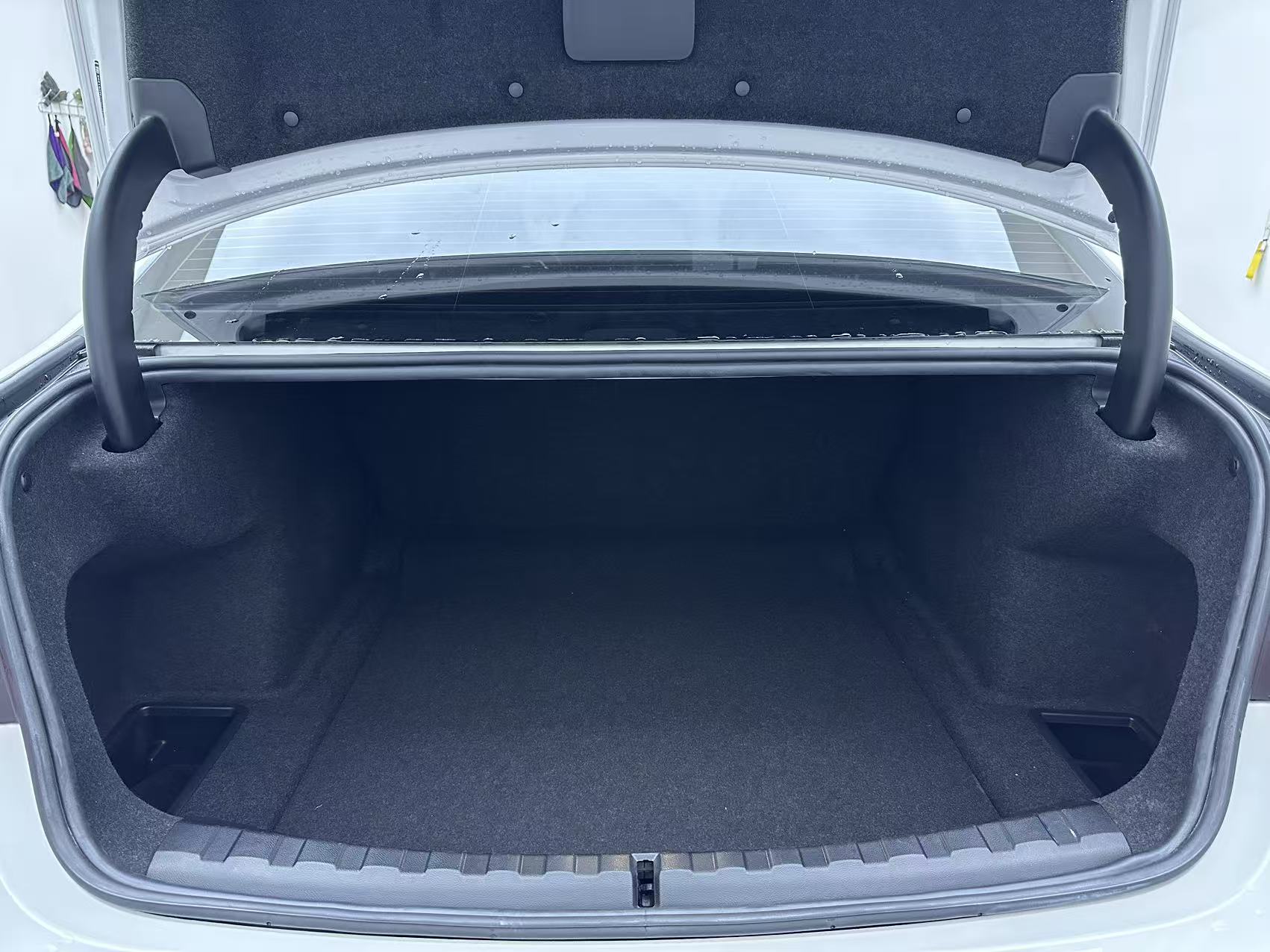 BMW 320Li view 17