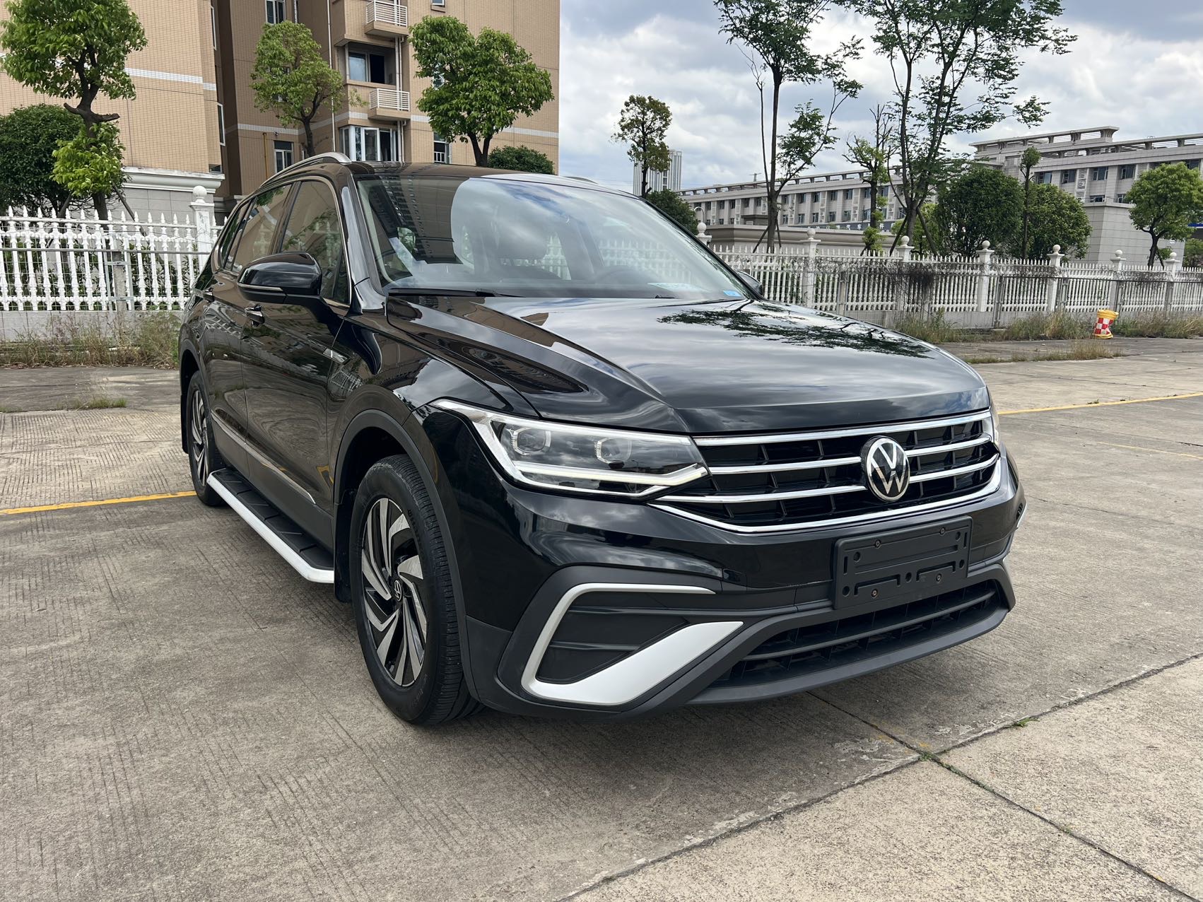 Volkswagen Tiguan L280 view 13