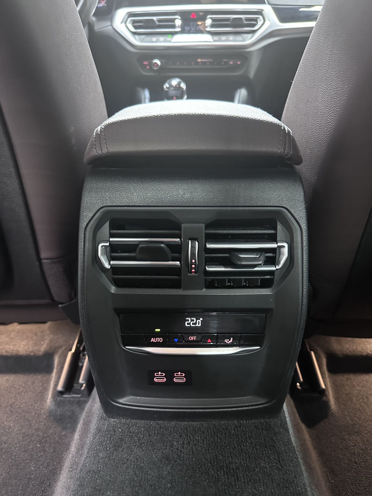 BMW 320Li view 17