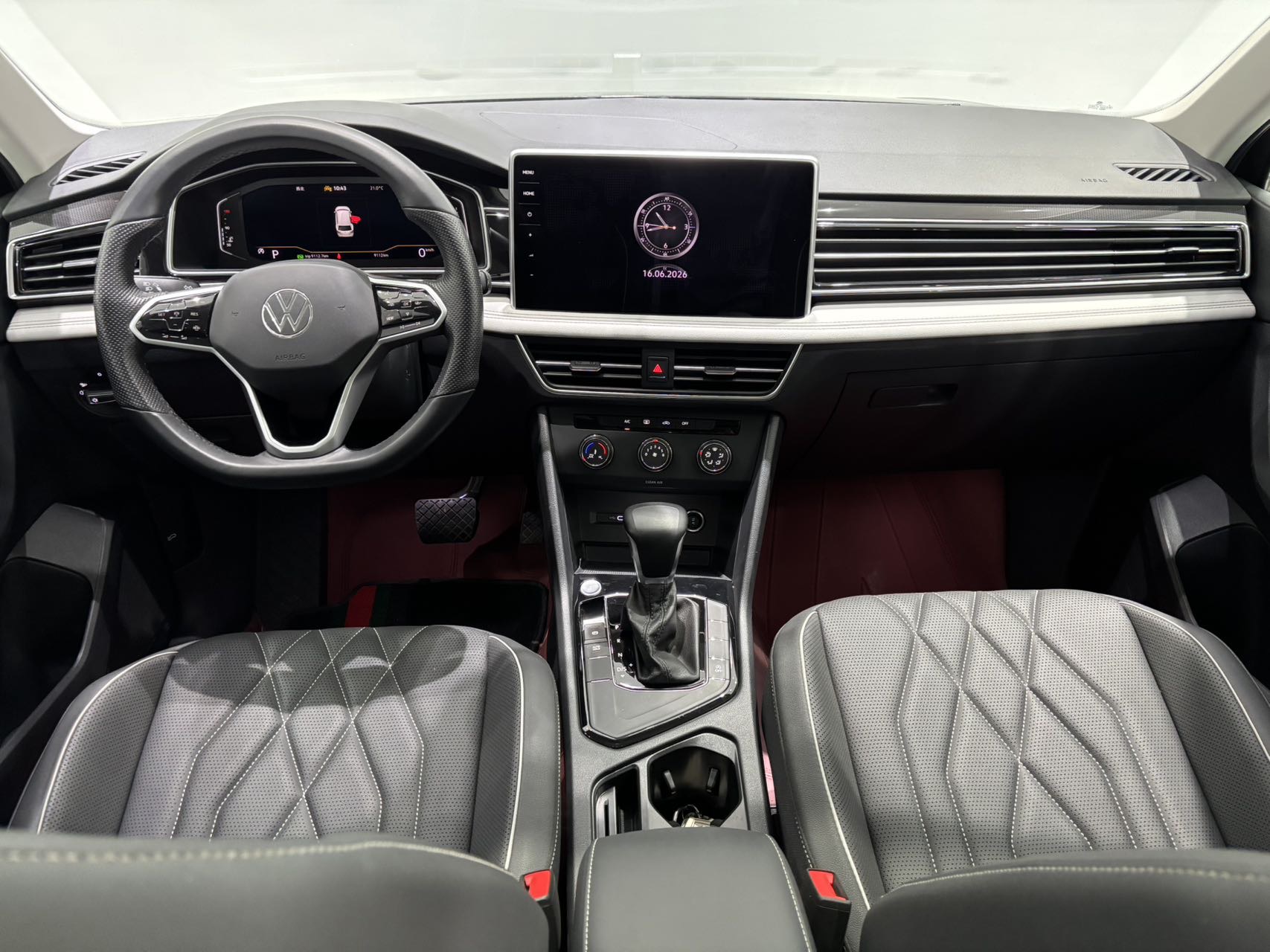 Volkswagen Tiguan L view 23