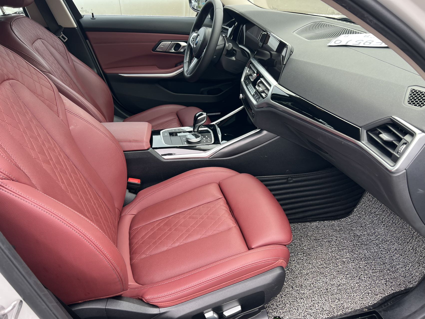 BMW 320Li view 11