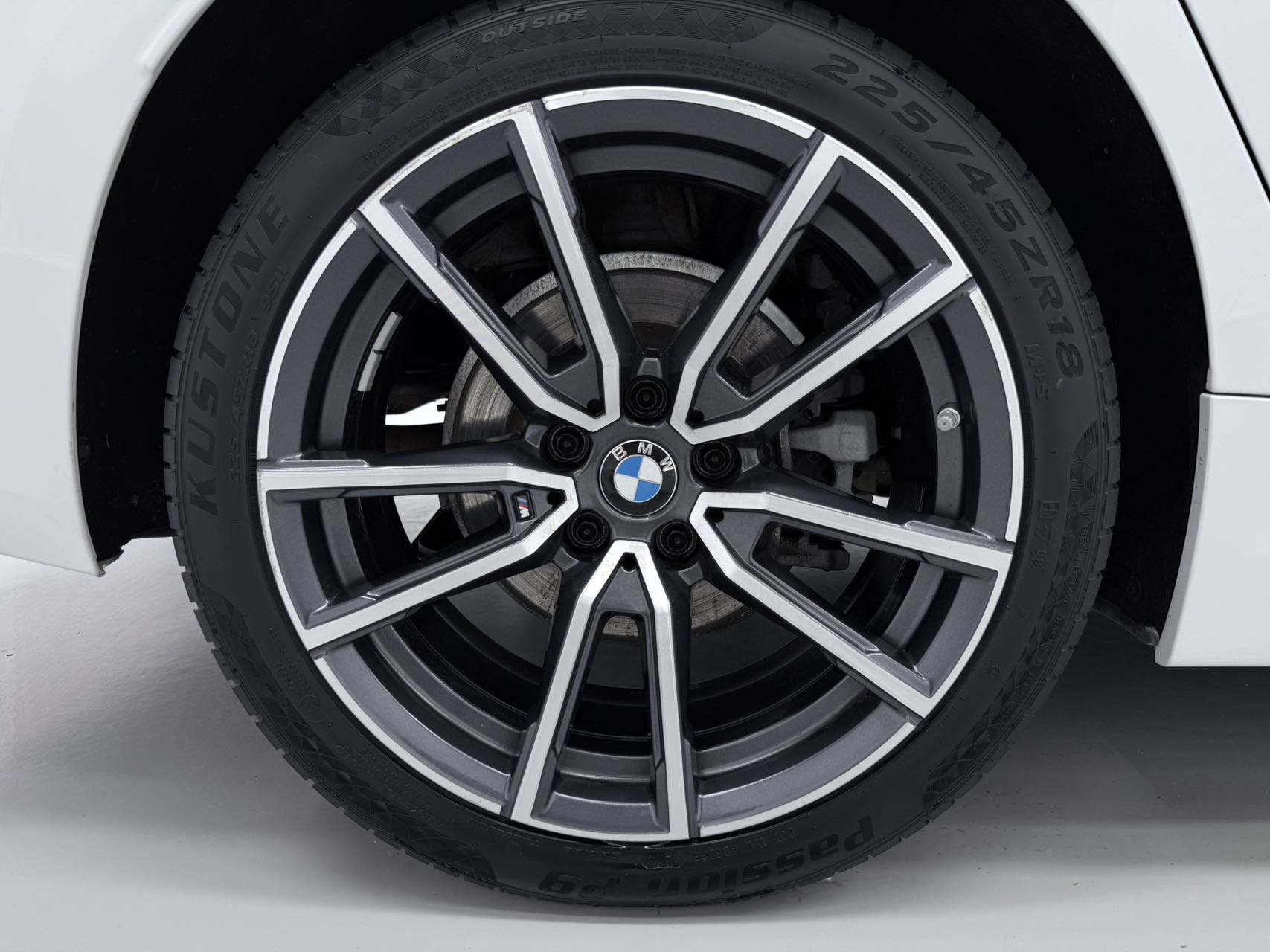 BMW 320LI view 22