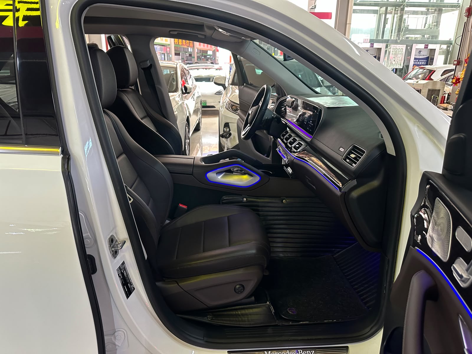 Mercedes-Benz GLE 350 view 10