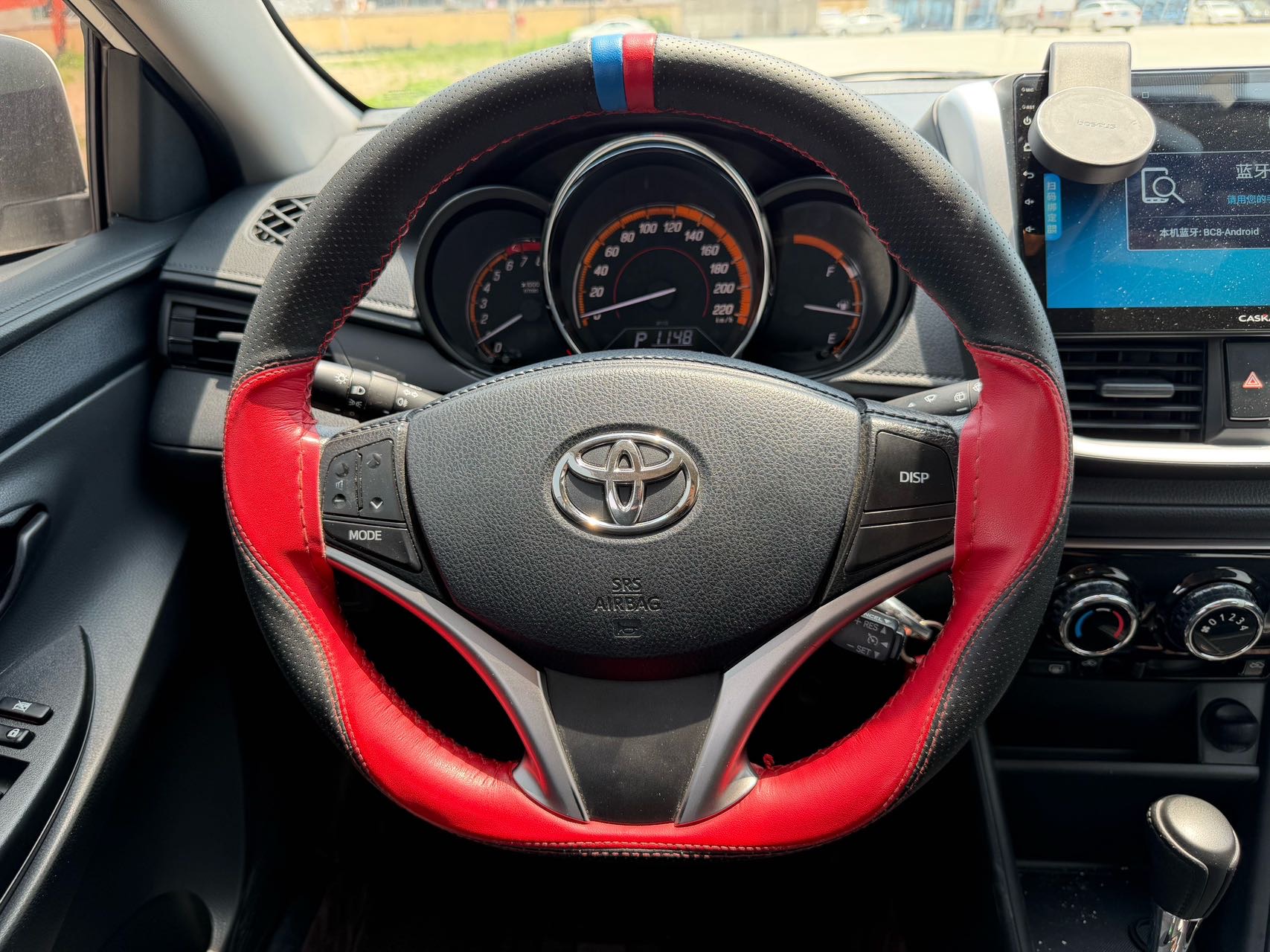 Toyota Yaris L view 9