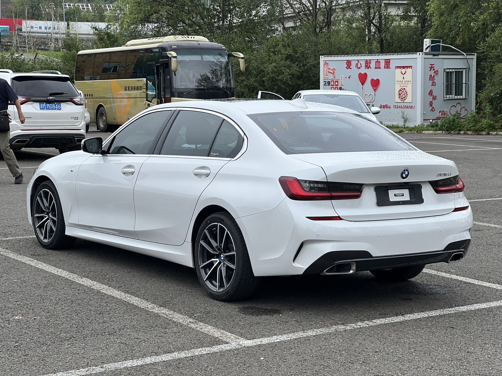 BMW 320Li view 6