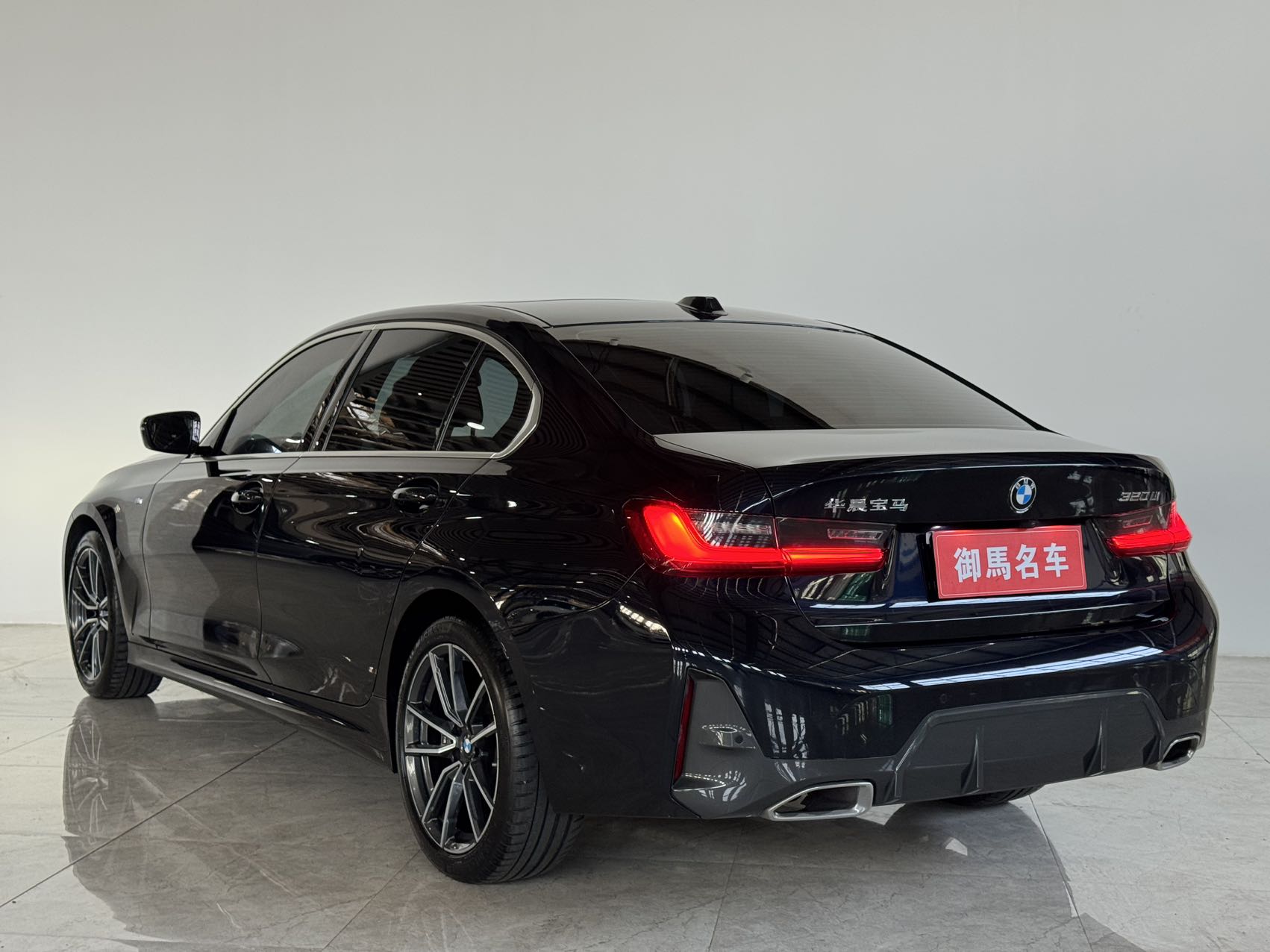 BMW 320Li view 6