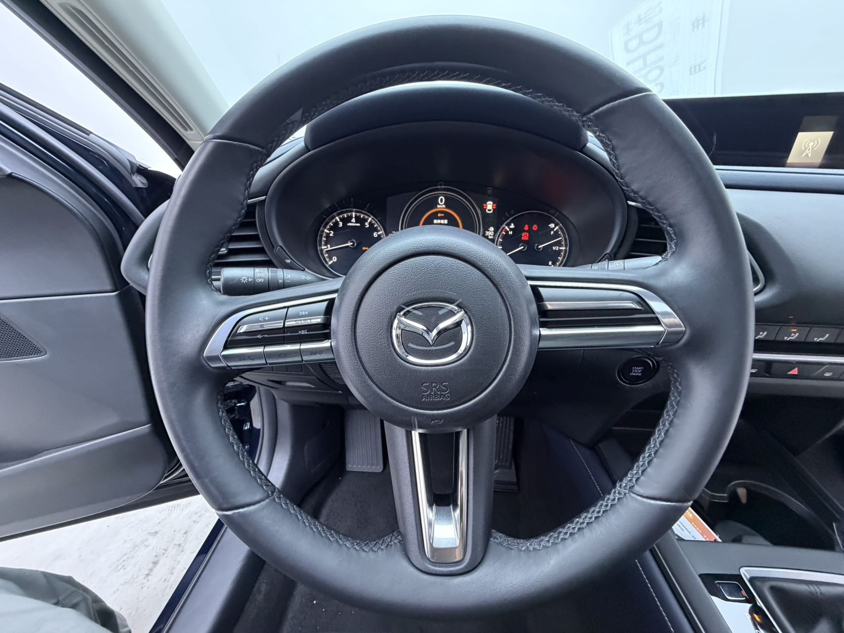Mazda CX-30 view 6