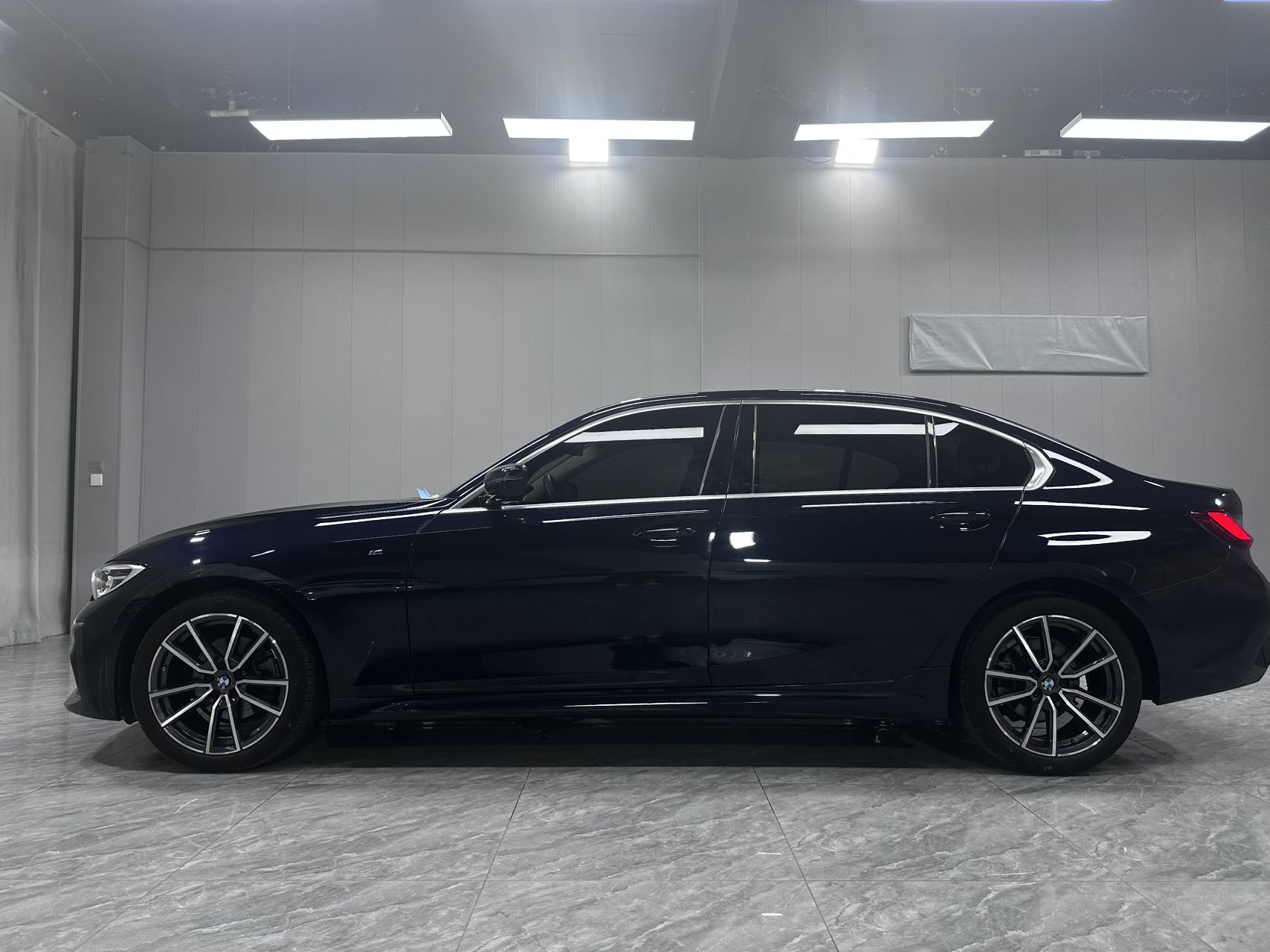 BMW 320Li view 9