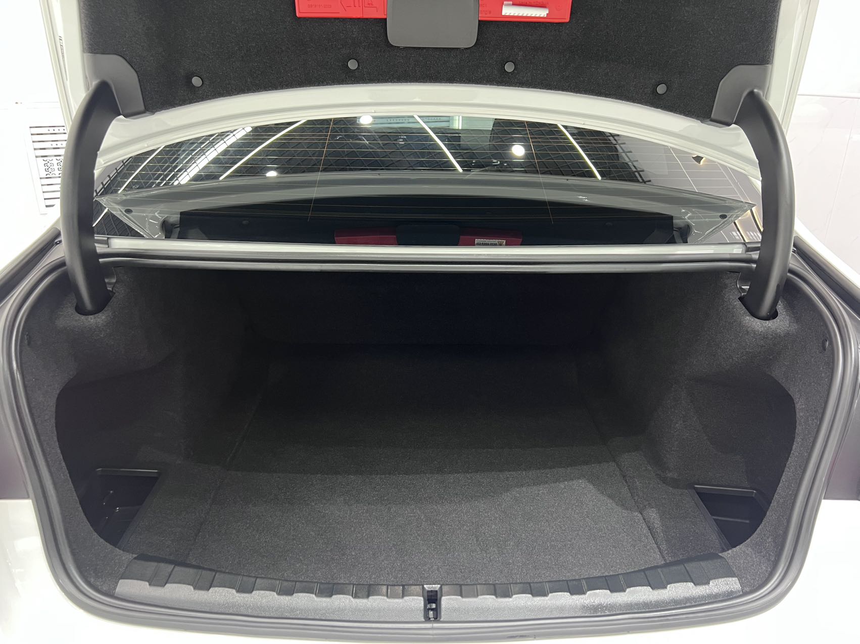 BMW 320Li view 17