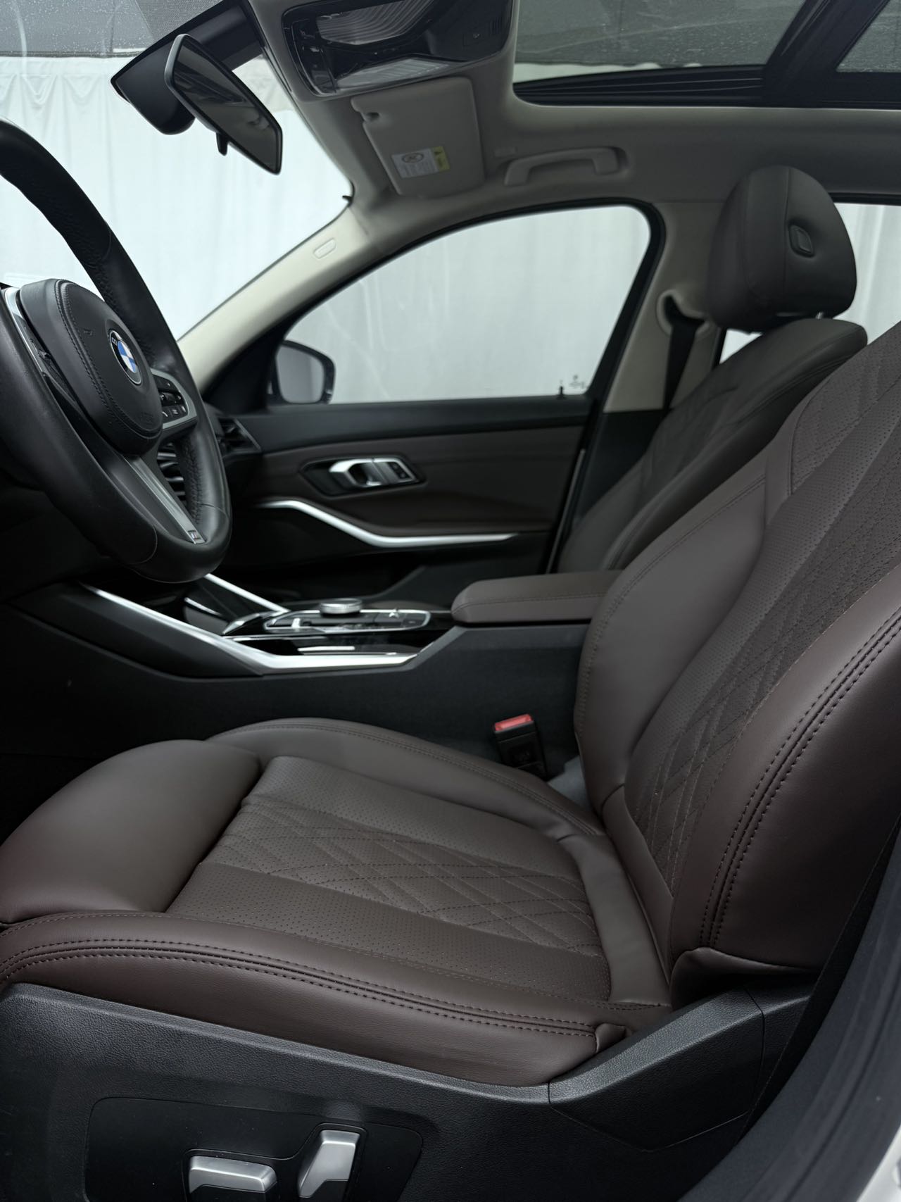 BMW 320LI view 9