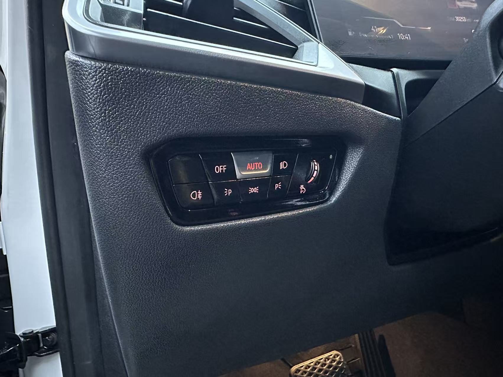BMW 320Li view 13