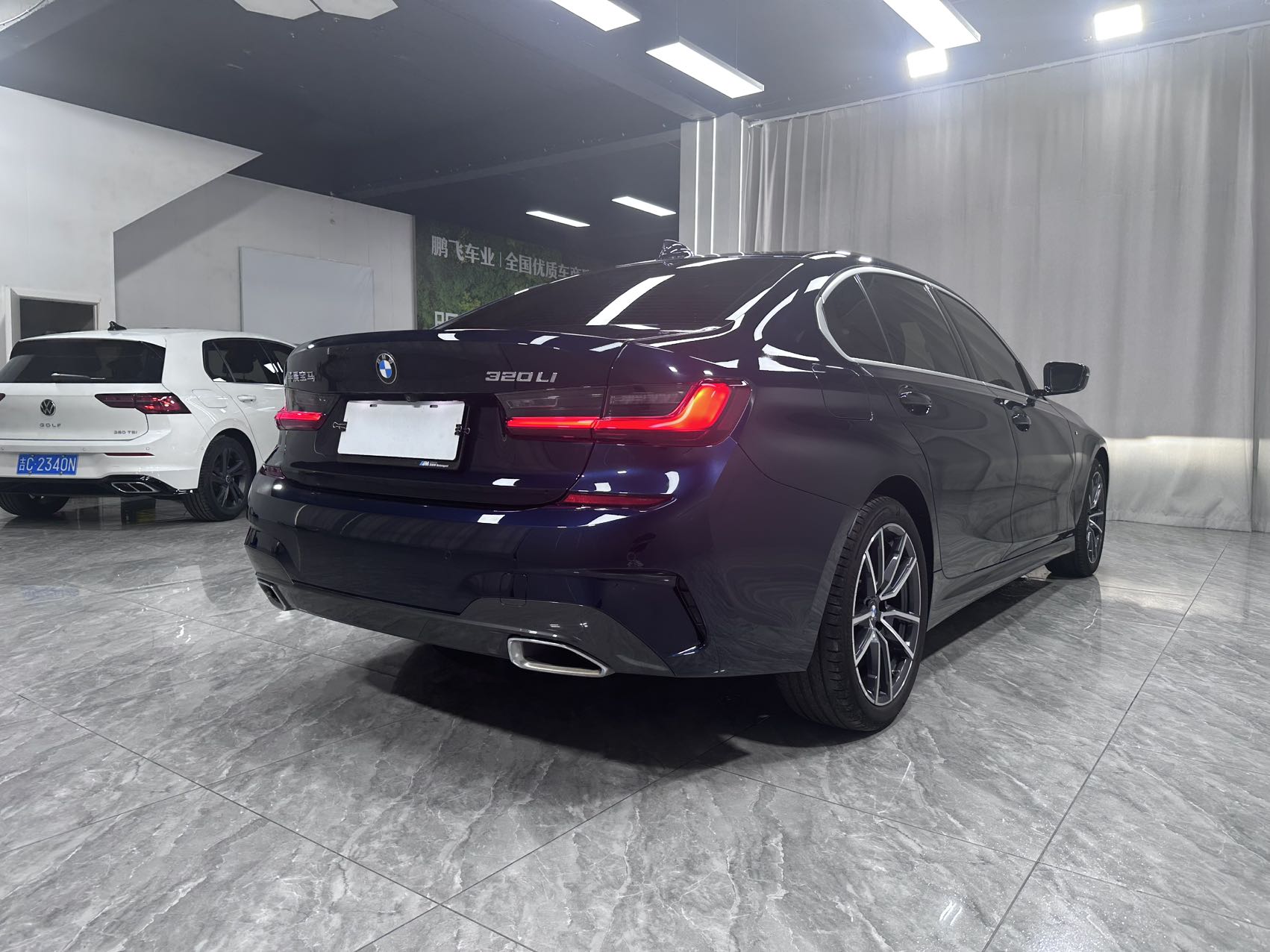 BMW 320Li view 6