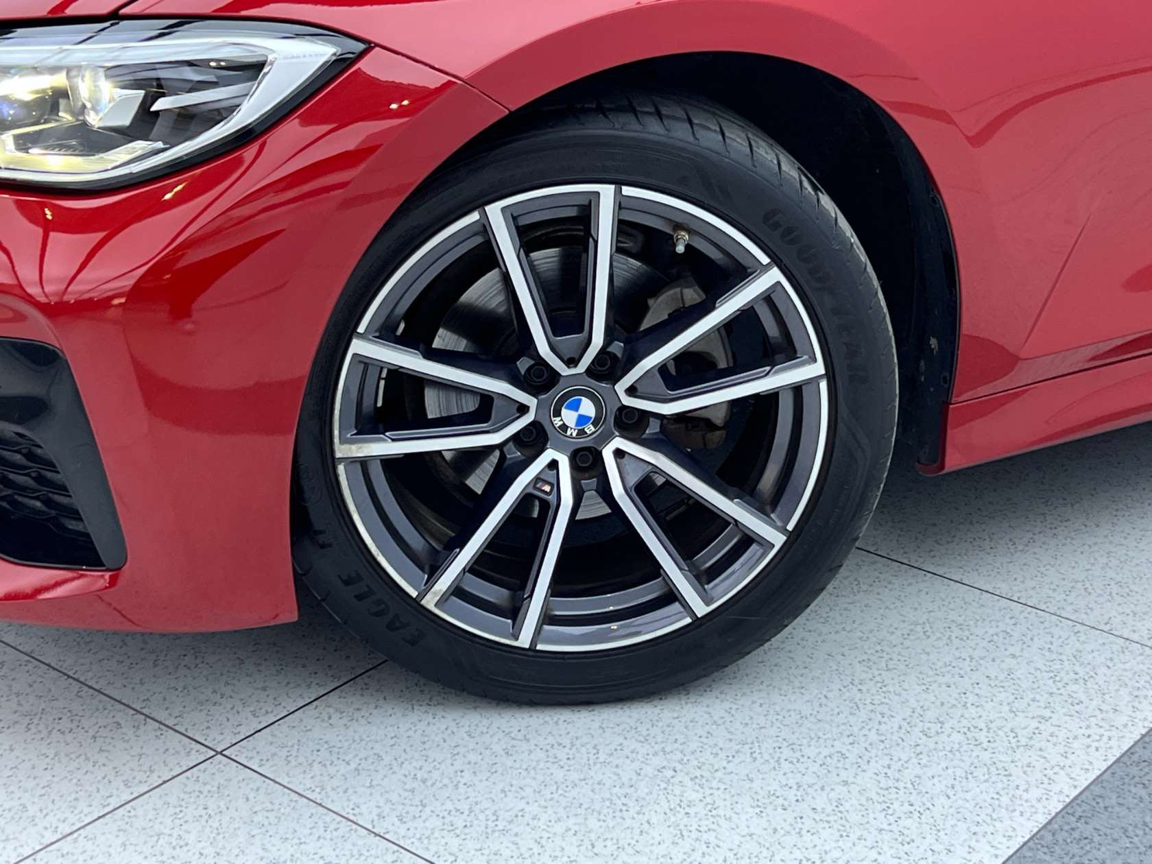 BMW 320Li view 15