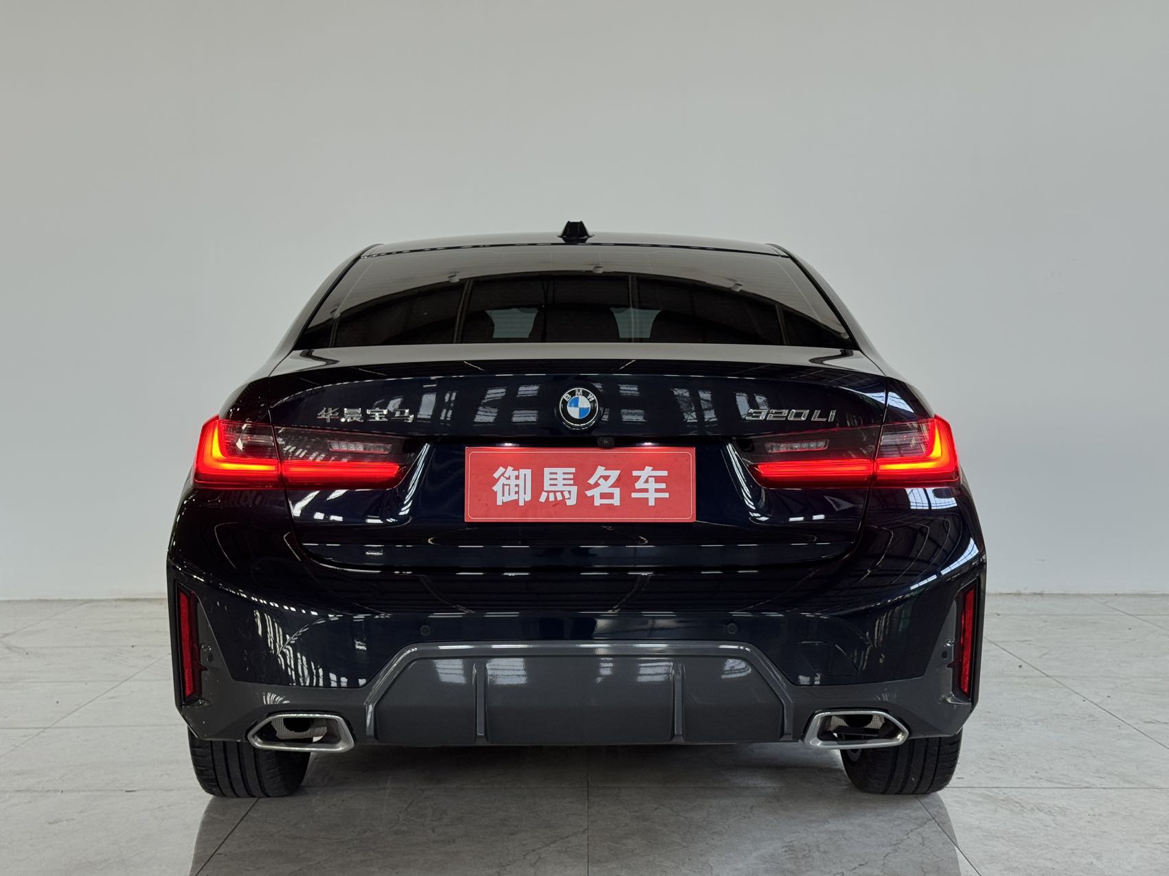 BMW 320Li view 5