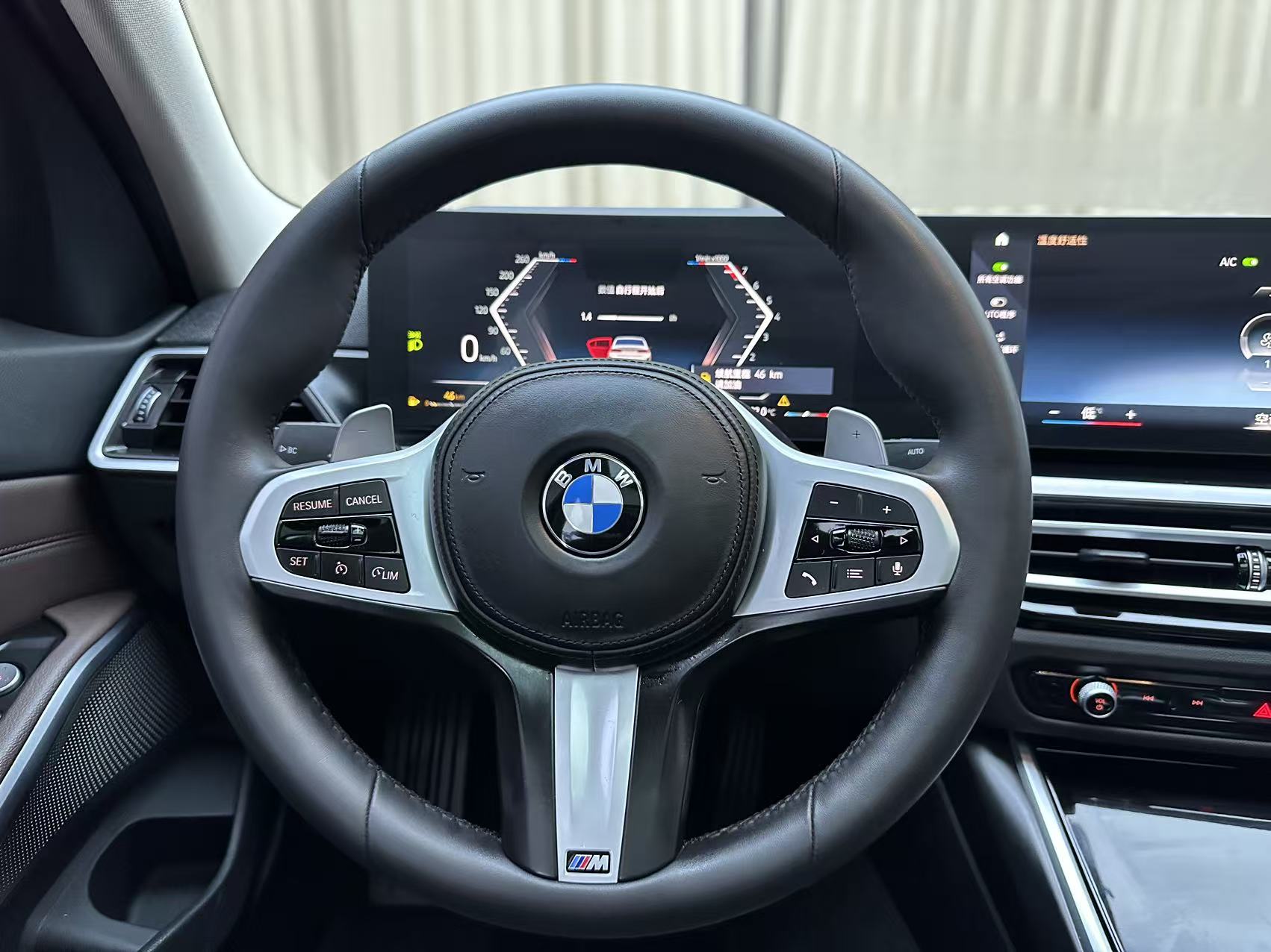 BMW 320Li view 11
