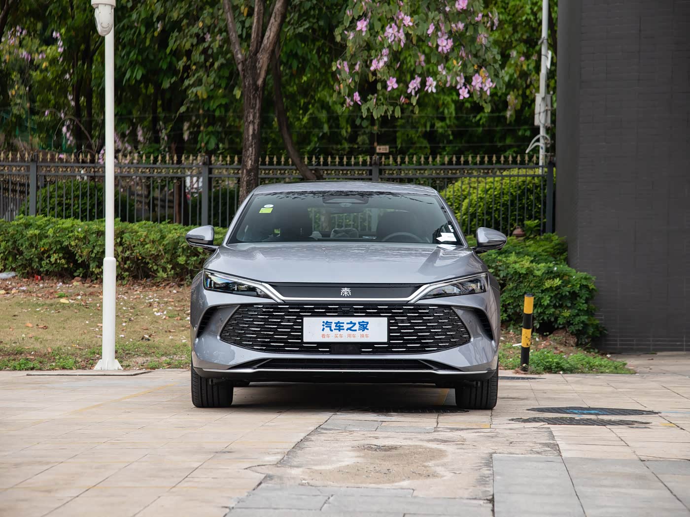 BYD Qin L DM-i Intelligent Driving Edition (комплектация Zunle) 2025