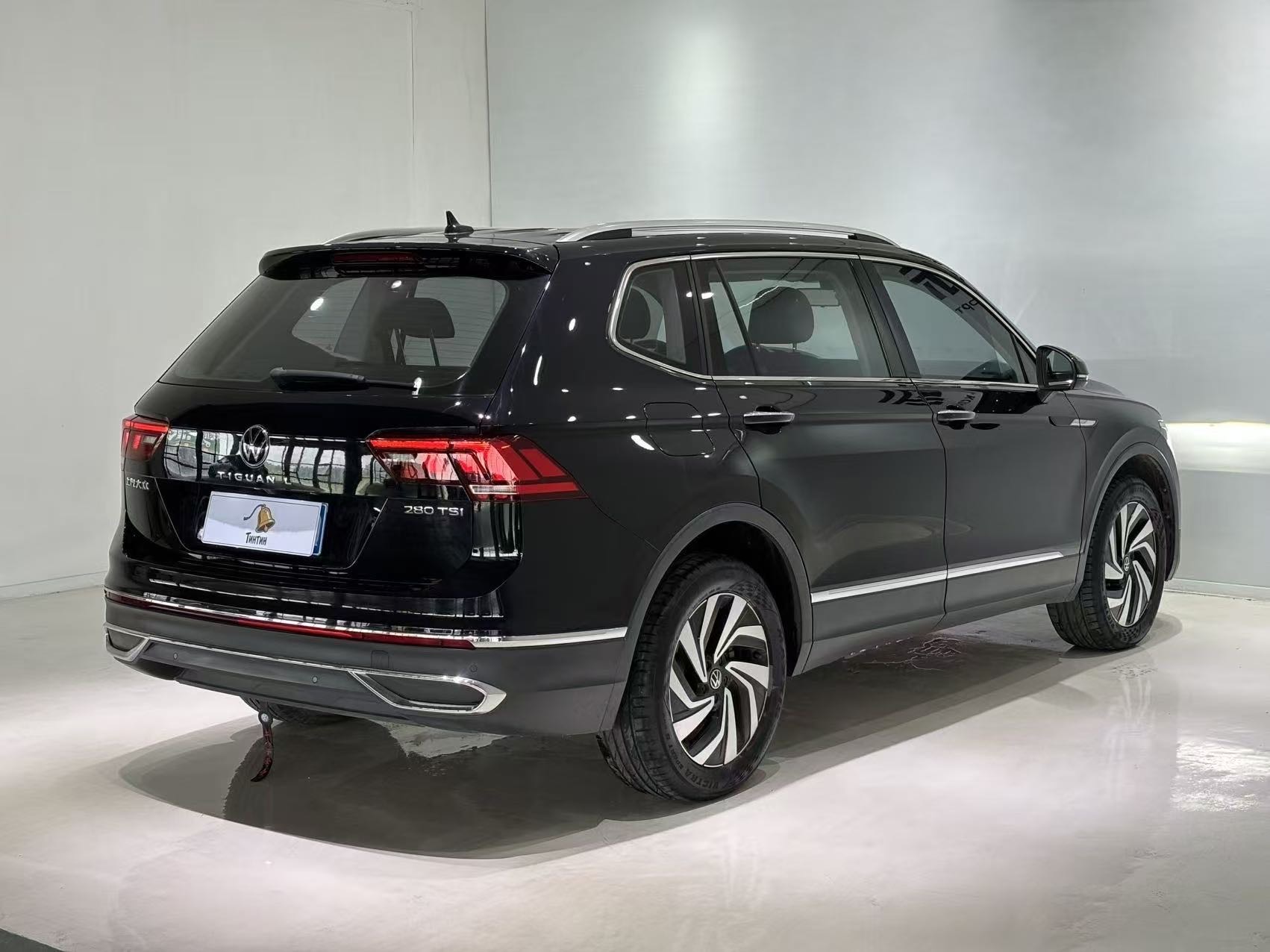 Volkswagen Tiguan L view 19