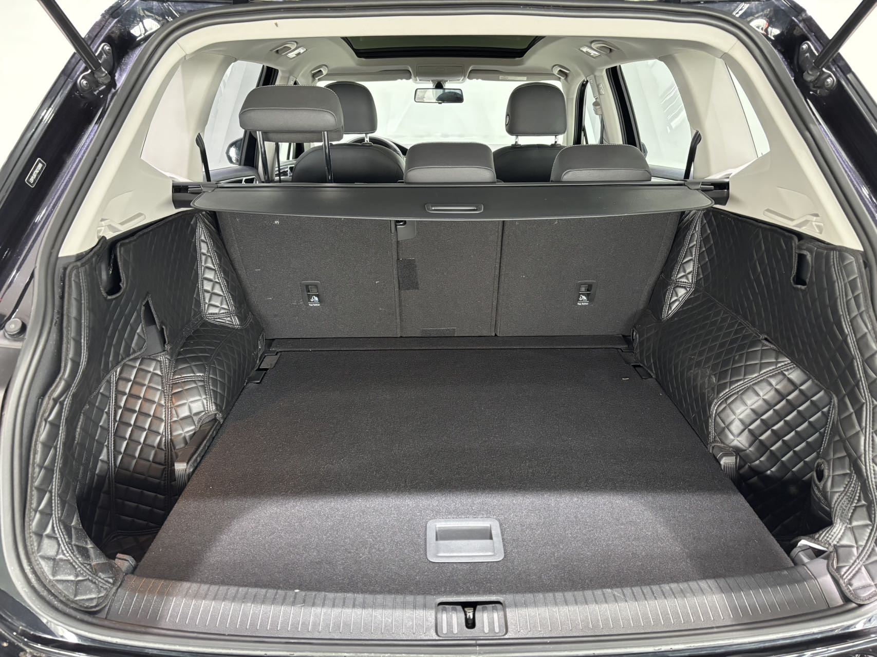 Volkswagen Tiguan L view 22
