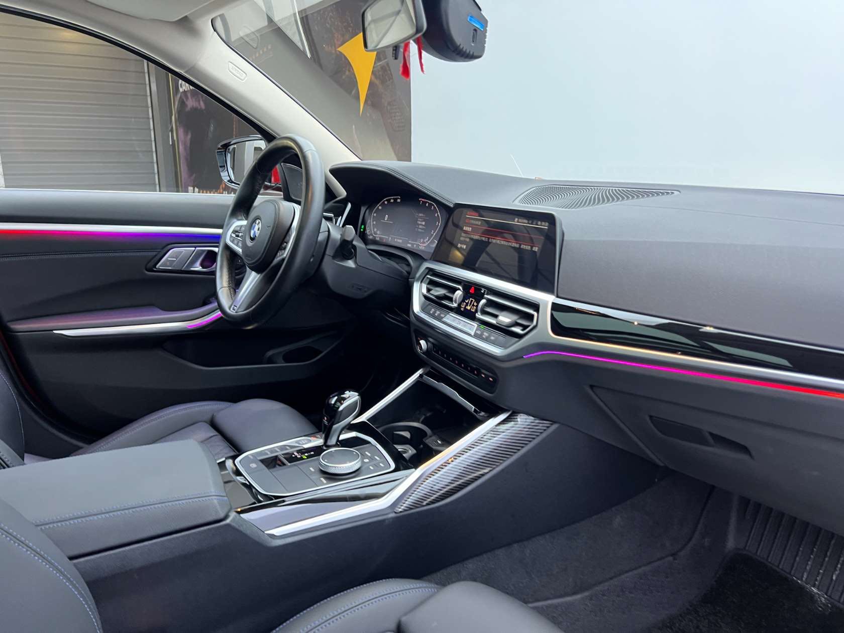 BMW 320Li view 13