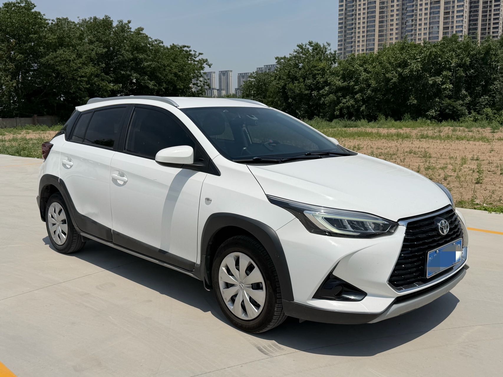 Toyota Yaris L view 6