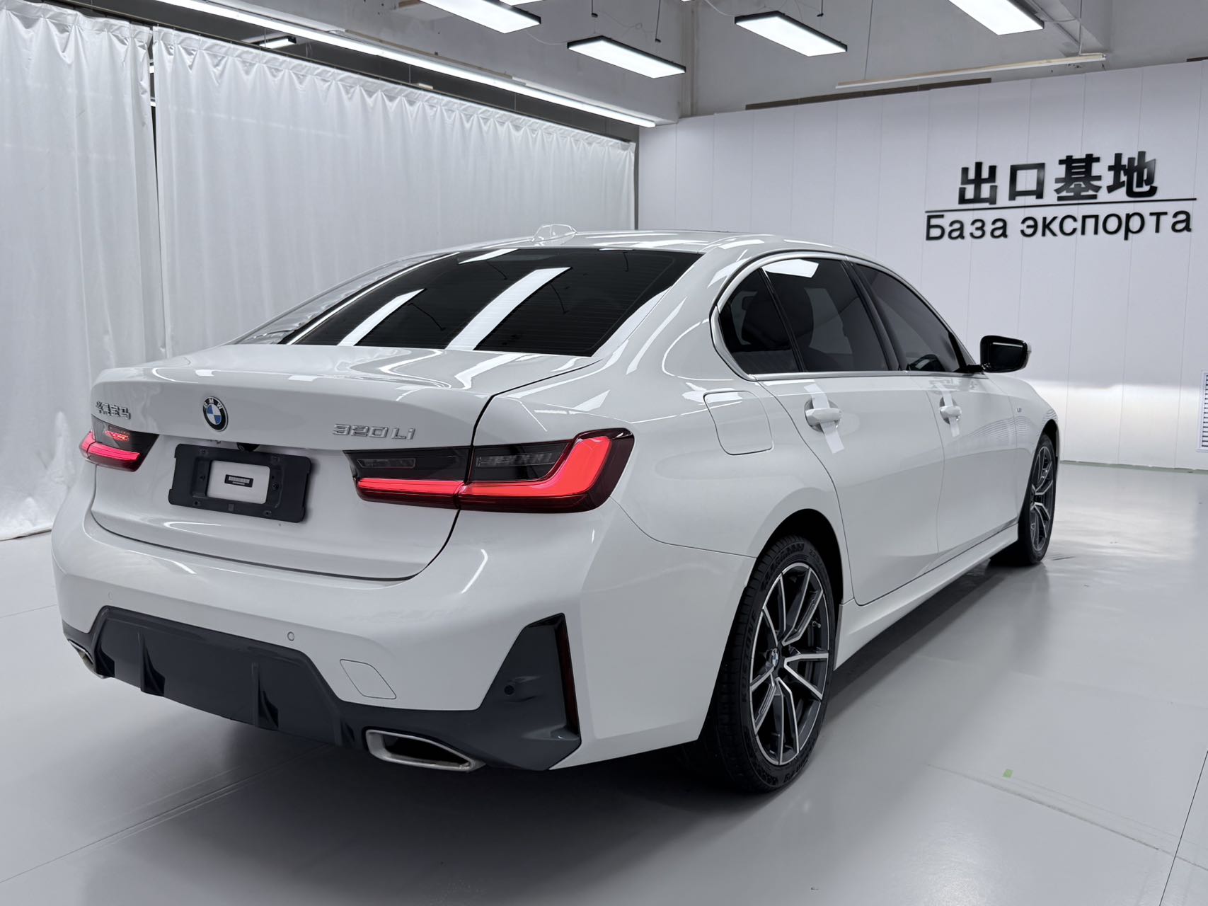 BMW 320LI view 6