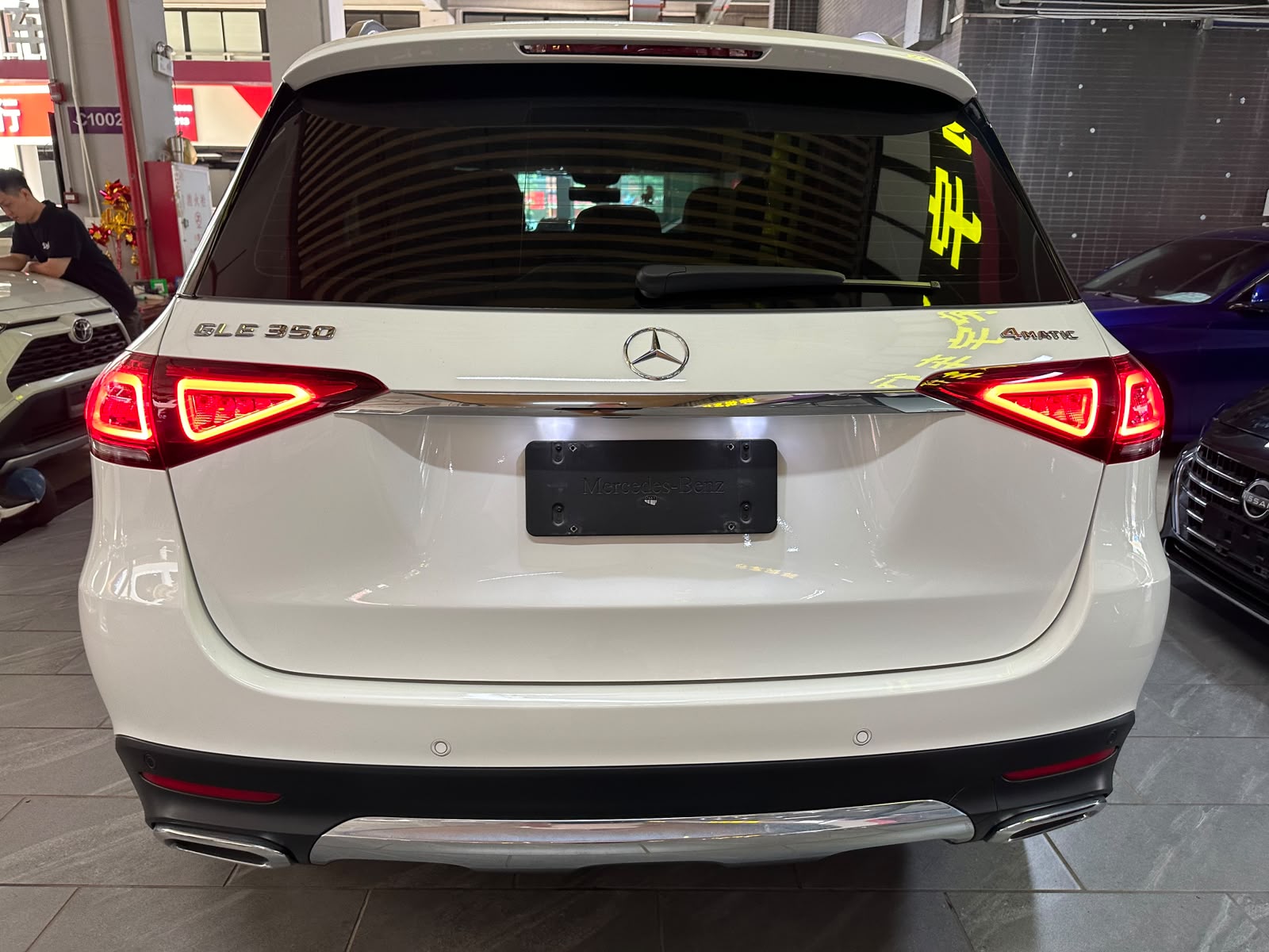 Mercedes-Benz GLE 350 view 6