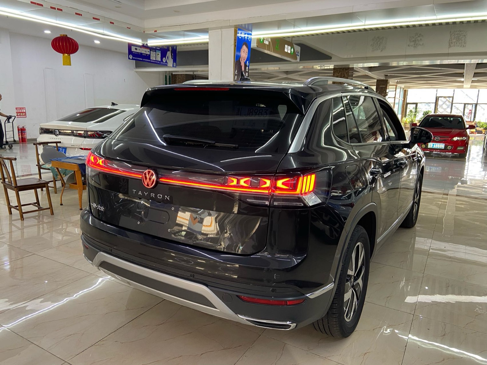 Volkswagen Tayron view 4