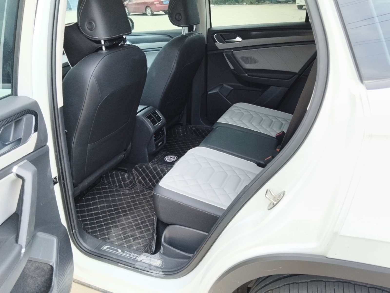 Volkswagen Tayron view 7
