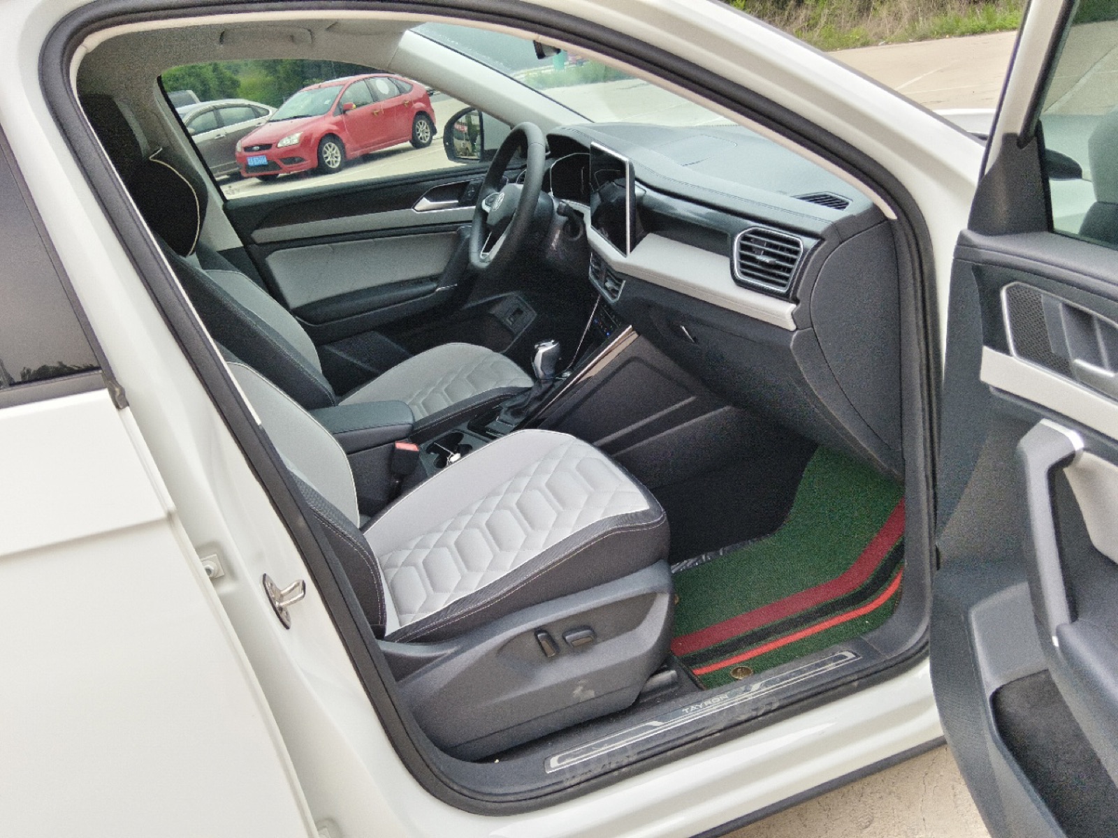 Volkswagen Tayron view 9