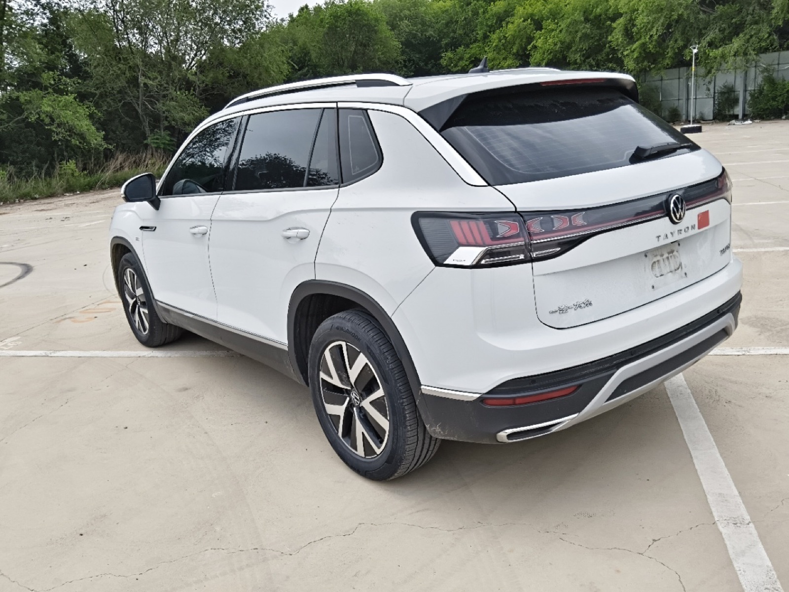 Volkswagen Tayron view 14
