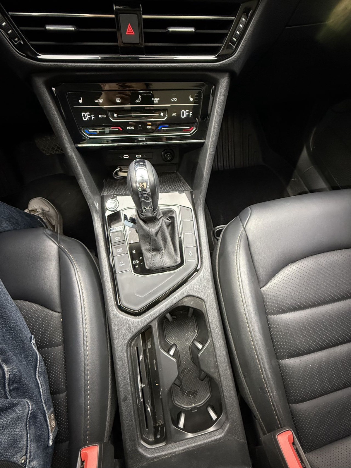 Volkswagen Tharu view 8