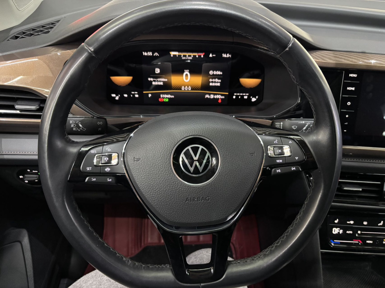 Volkswagen Tharu view 18