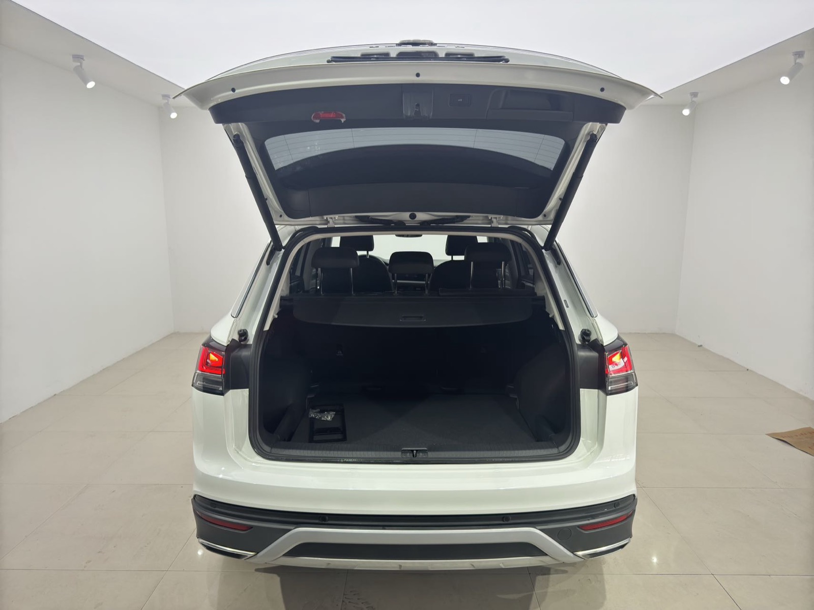 Volkswagen Tayron view 14