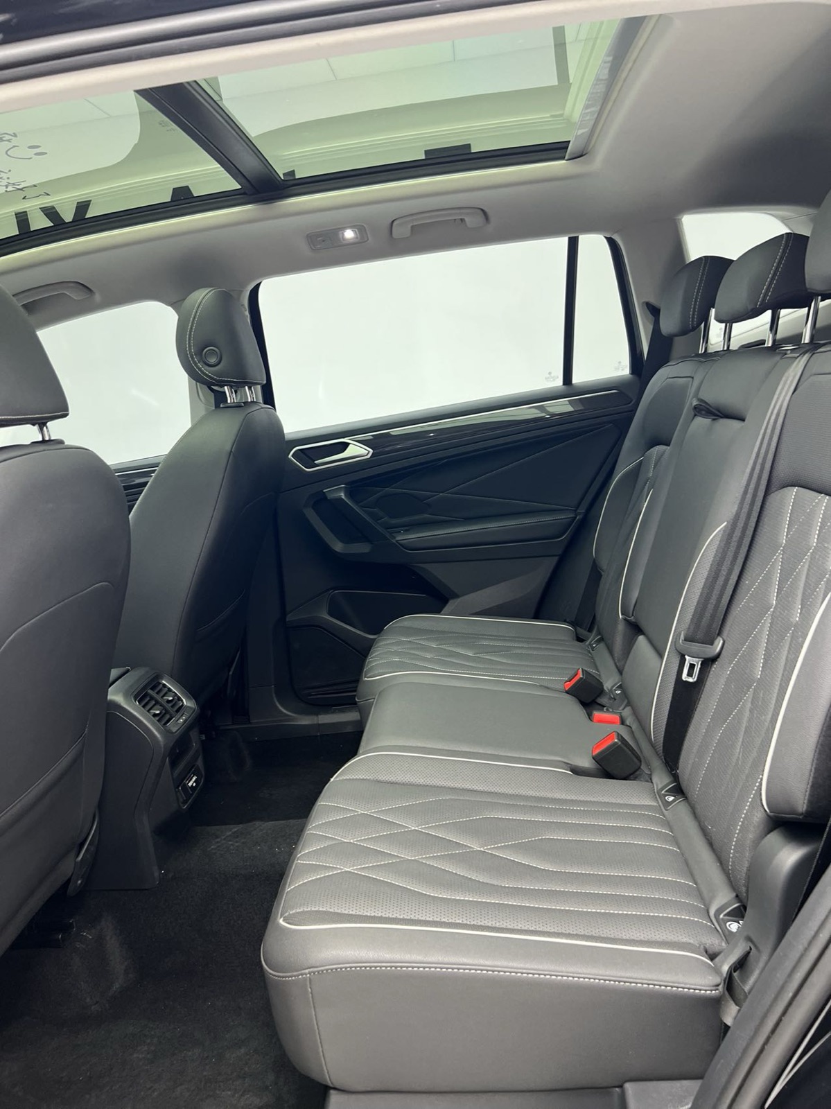 Volkswagen Tiguan L view 16
