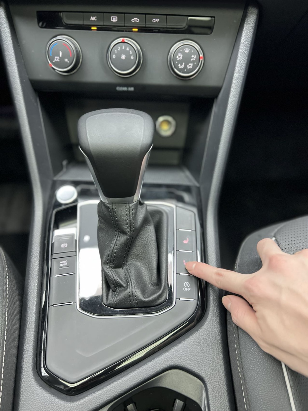 Volkswagen Tiguan L view 18