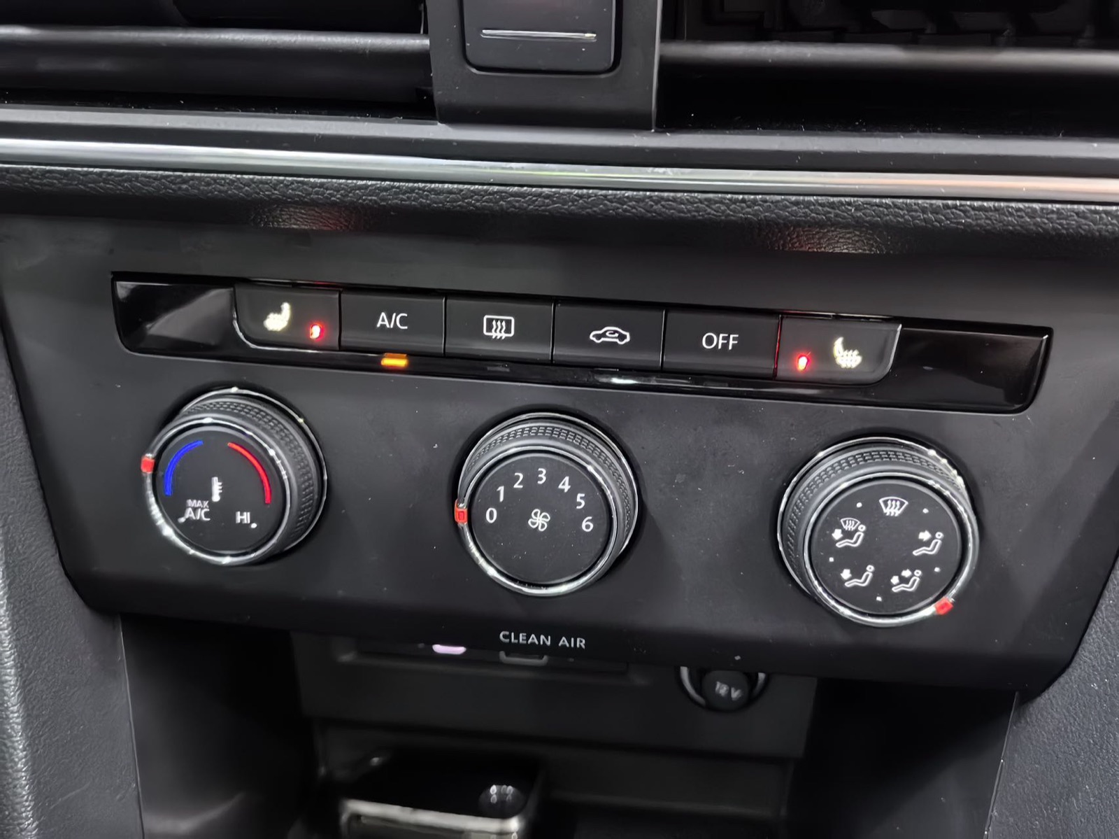 Volkswagen Tiguan L view 22