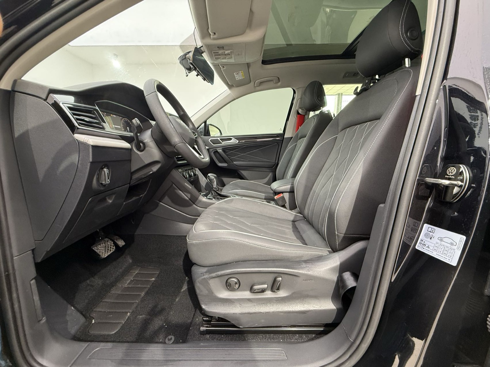 Volkswagen Tiguan L view 7