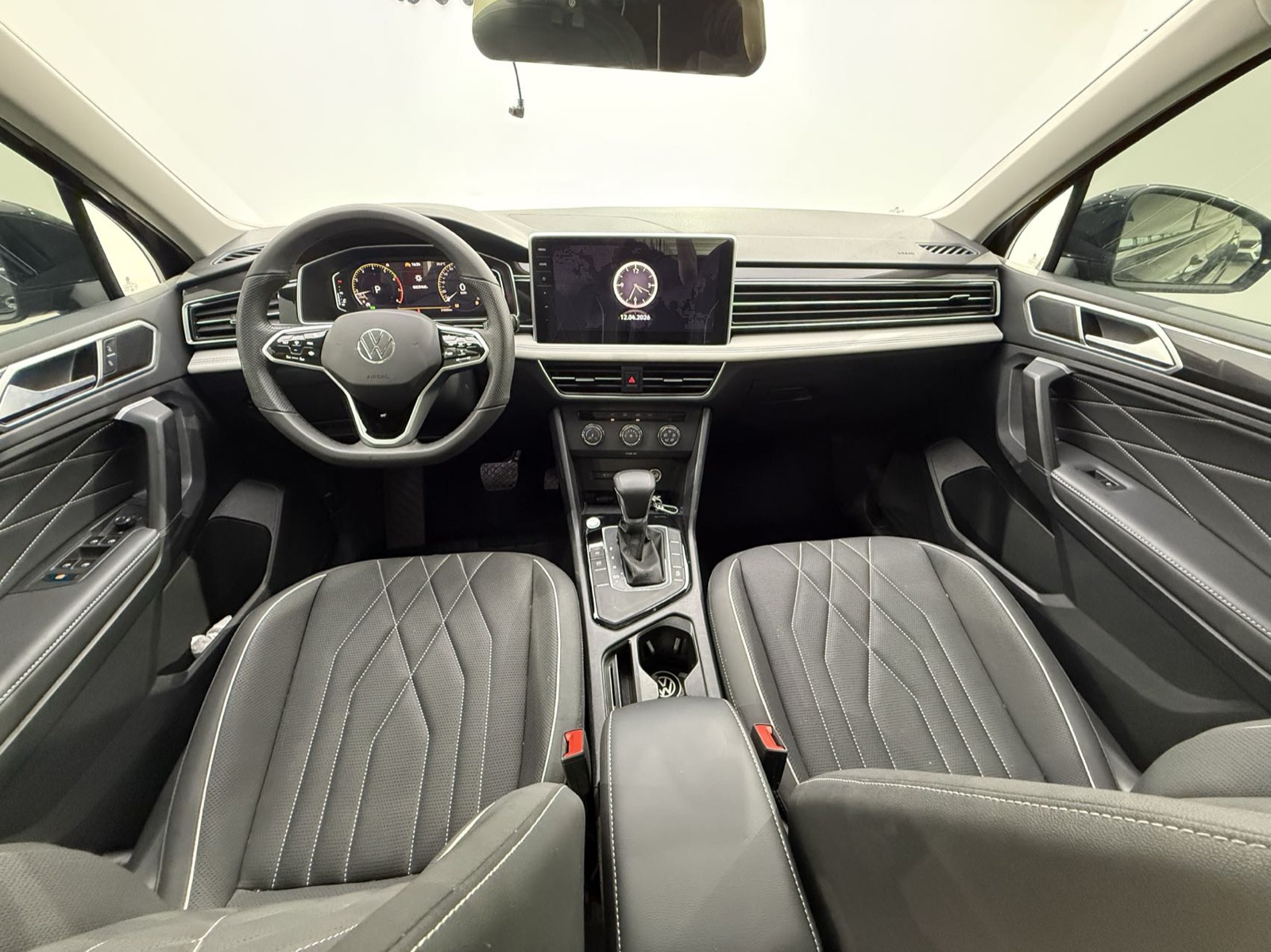 Volkswagen Tiguan L view 10