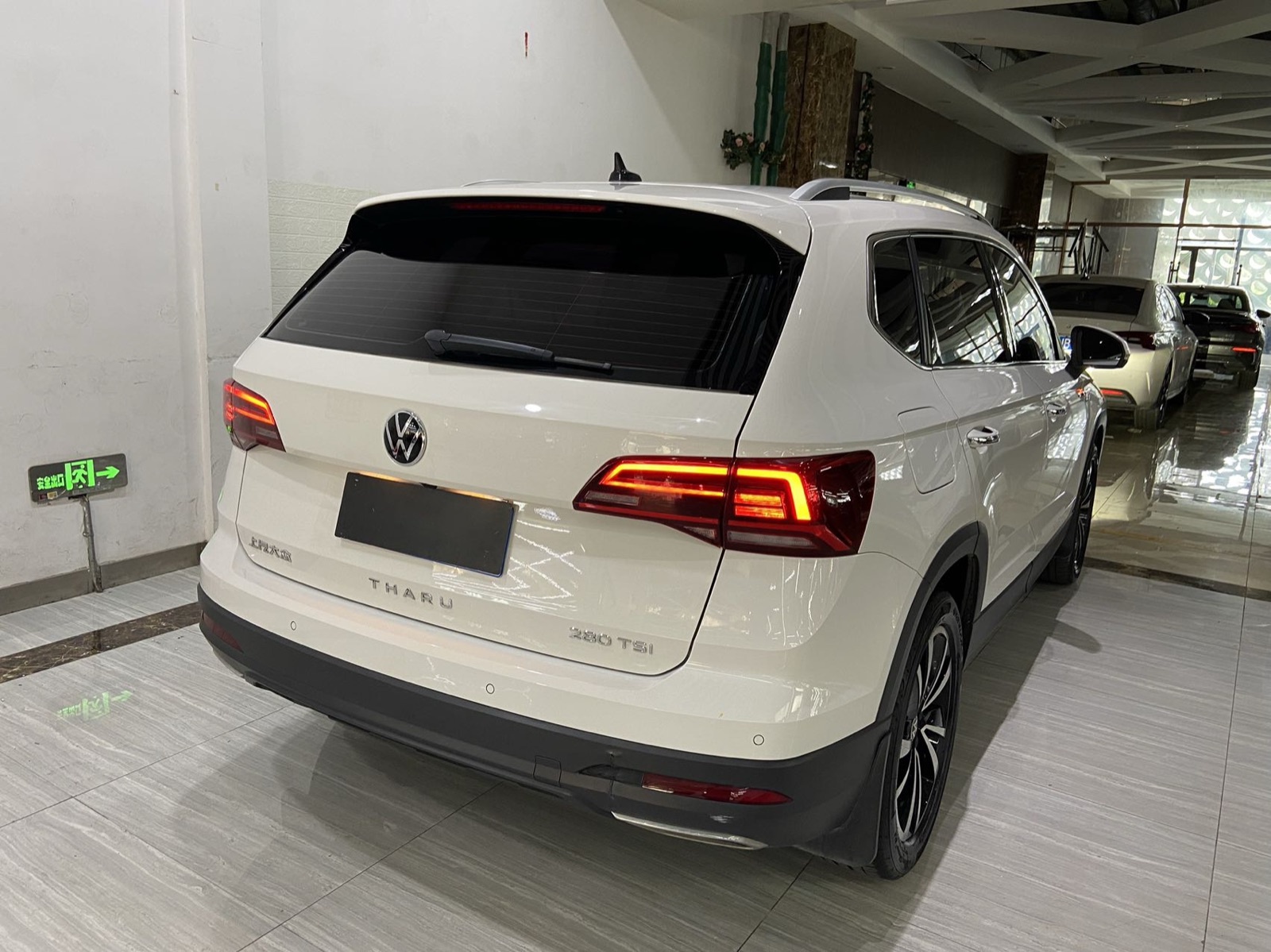 Volkswagen Tharu view 4