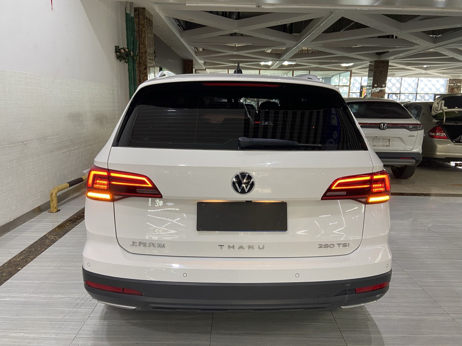 Volkswagen Tharu view 5
