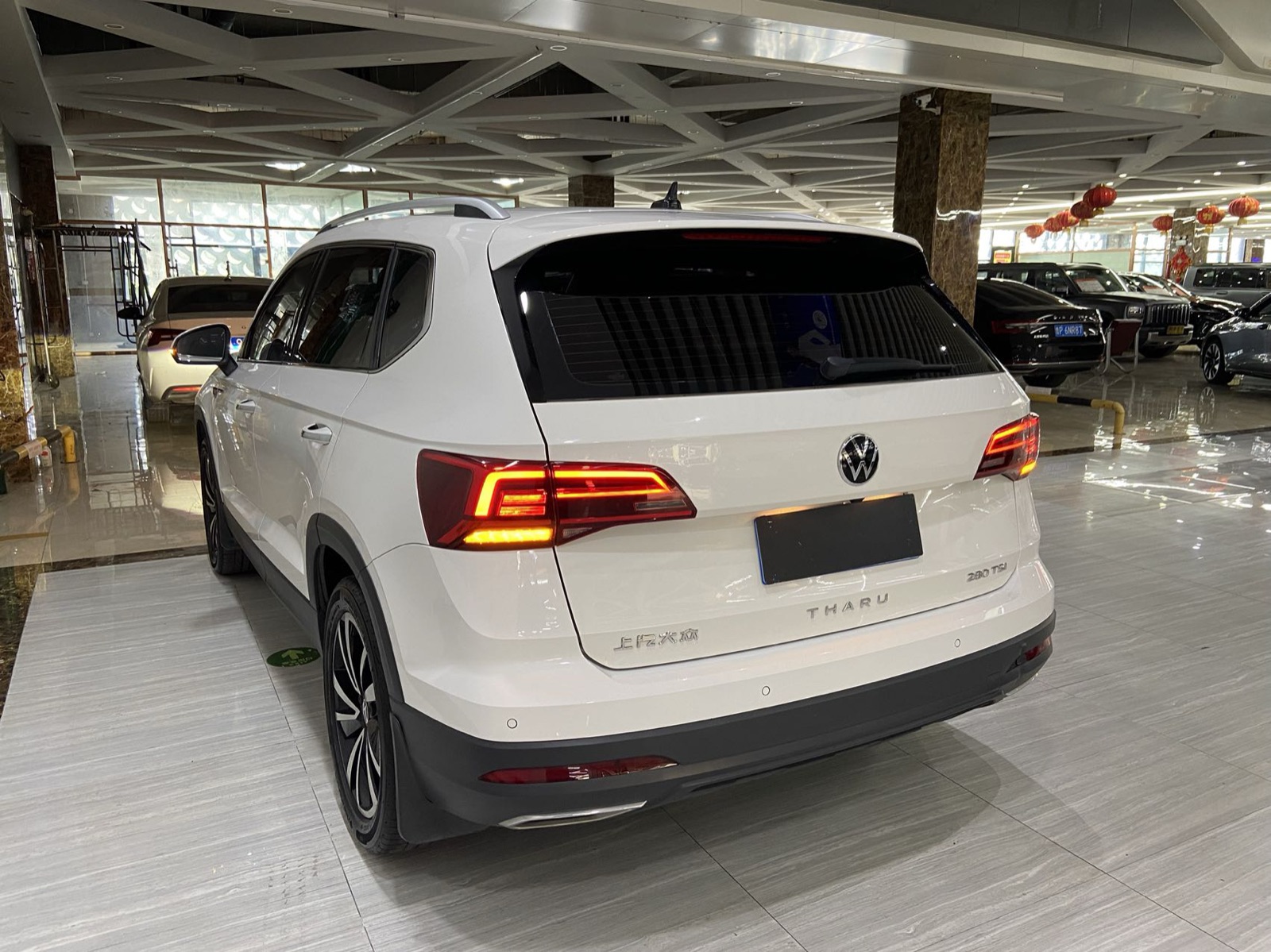 Volkswagen Tharu view 6